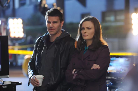 Emily Deschanel Temperance Brennan Seeley Booth David Boreanaz TV Show Bones (TV Show) HD Desktop Wallpaper | Background Image
