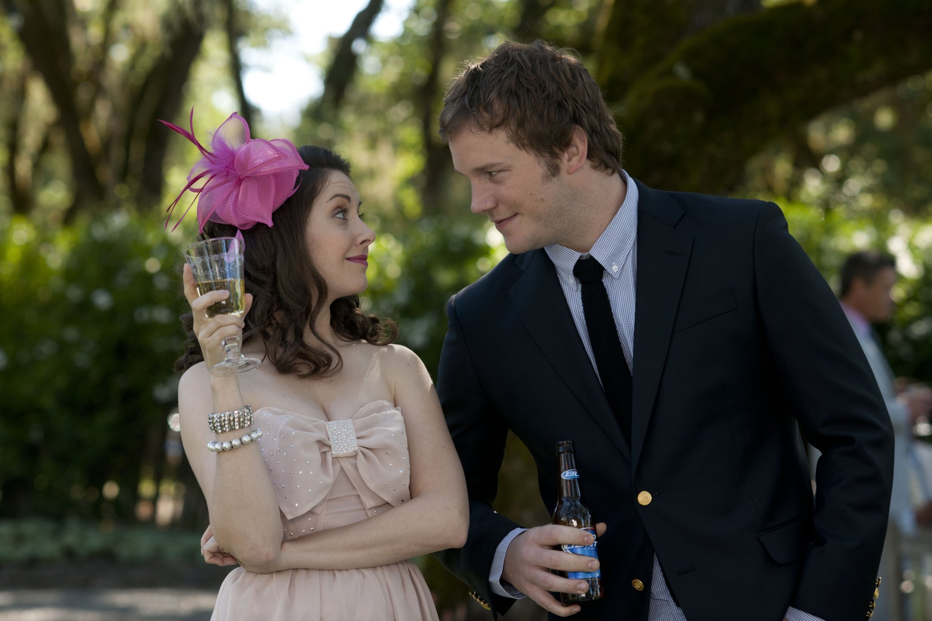 Chris Pratt and Alison Brie share a moment outdoors in a scene from the movie The Five-Year Engagement, featured in a 4K Ultra HD PC desktop wallpaper.