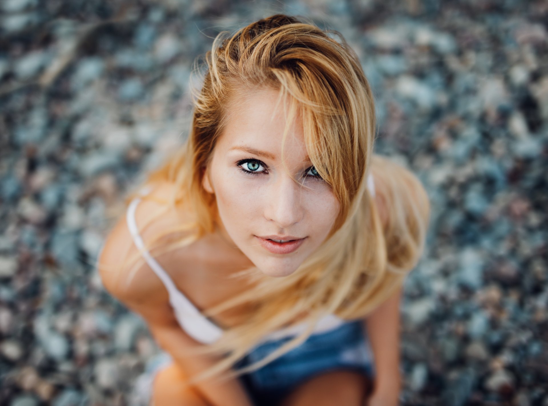 8K Ultra HD Blonde Beauty with Striking Blue Eyes – Stunning Model ...