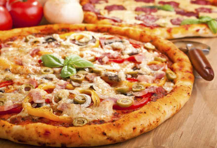  Pizza with capsicum and olives for dinner