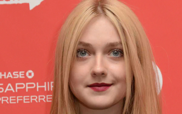 Celebrity Dakota Fanning HD Desktop Wallpaper | Background Image
