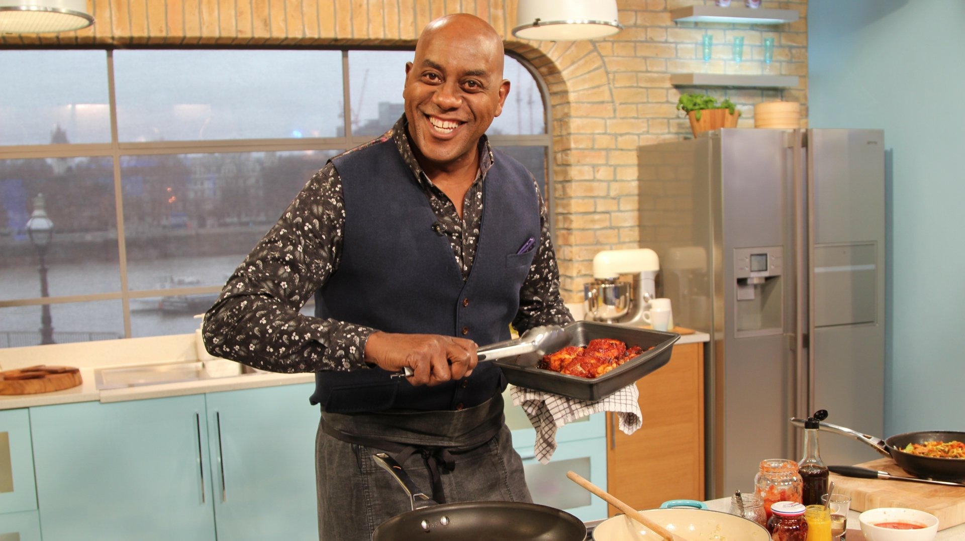 Download Man Ainsley Harriott 4k Ultra HD Wallpaper