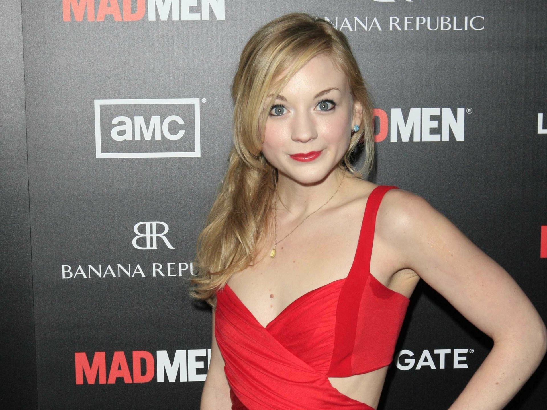 Download American Singer Actress Celebrity Emily Kinney HD Wallpaper