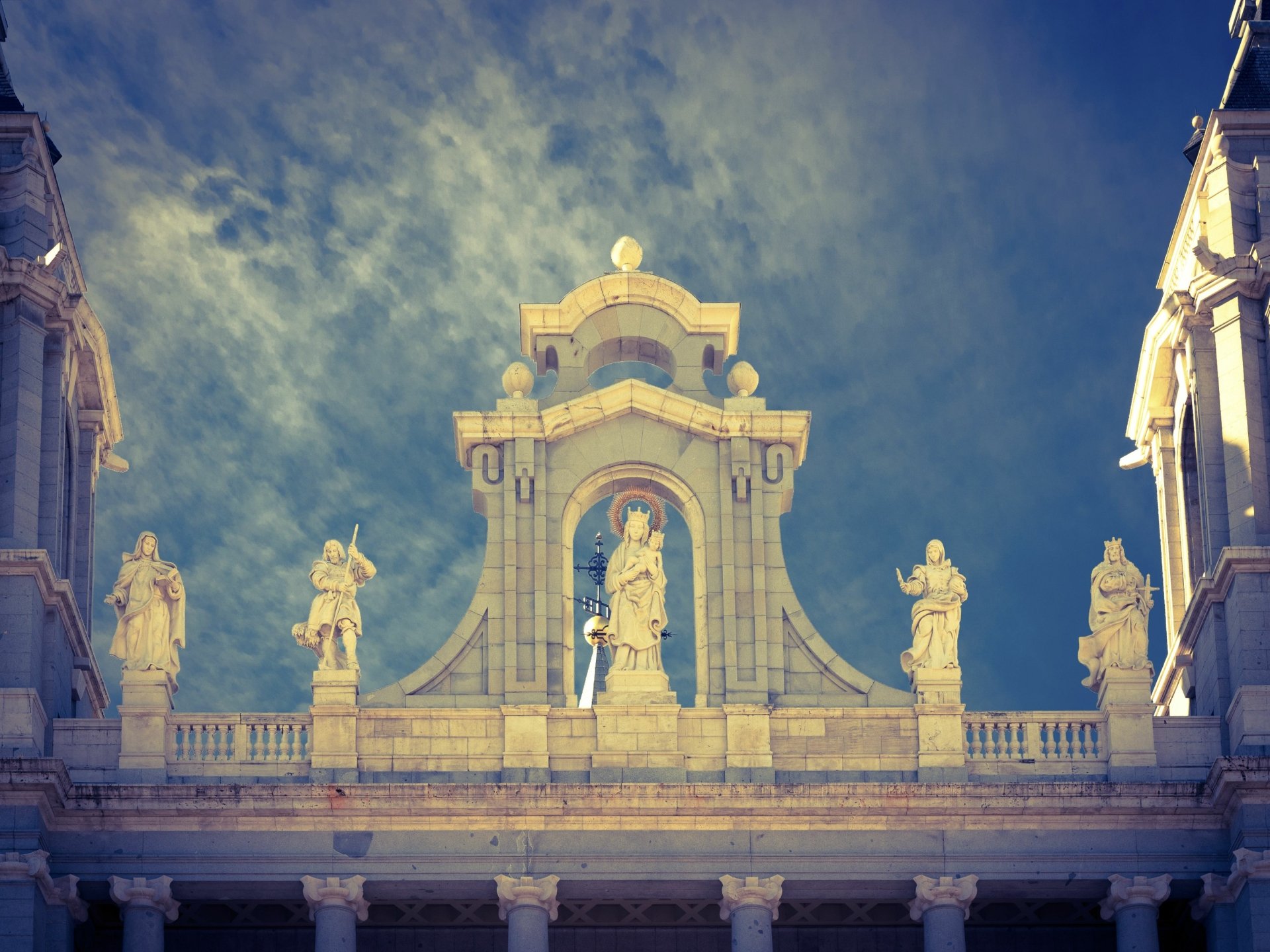 Download Religious Almudena Cathedral HD Wallpaper