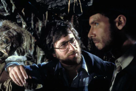 Steven Spielberg Harrison Ford movie Raiders of the Lost Ark HD Desktop Wallpaper | Background Image