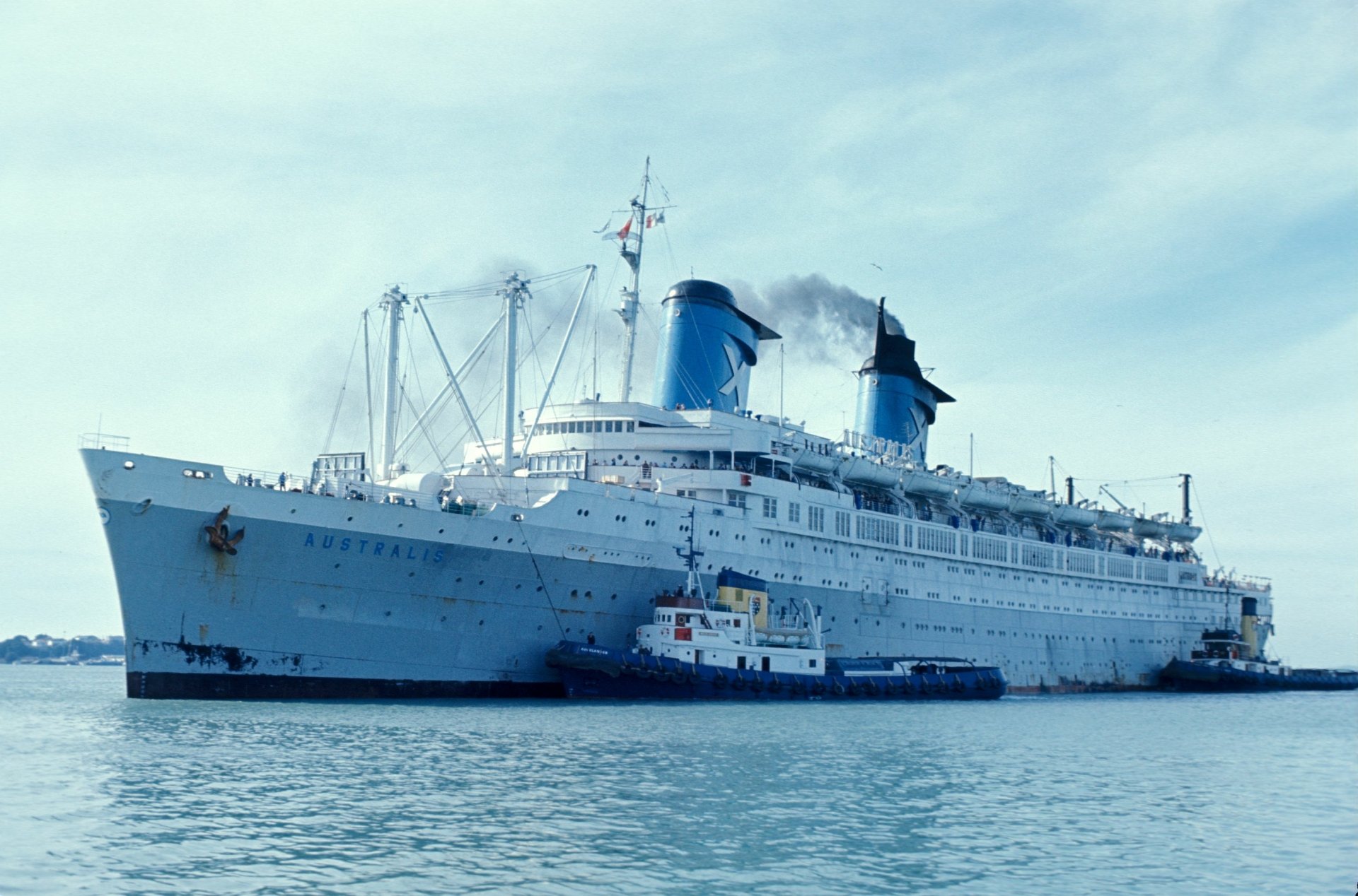 Download Vehicle SS Australis HD Wallpaper | 2941x1943 | Wallpaper Abyss