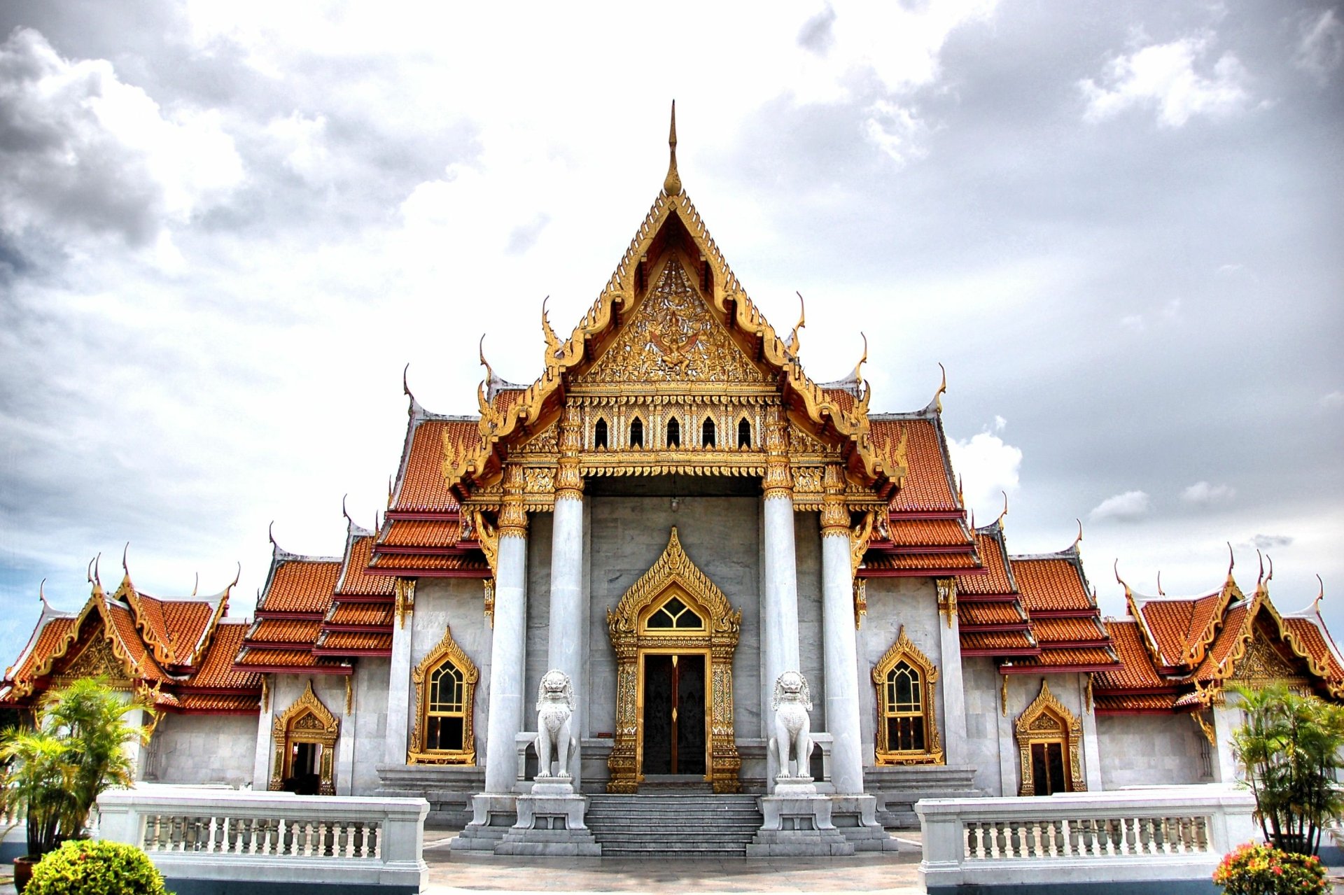 Download Buddhist Thailand Bangkok Marble Temple Religious Wat Benchamabophit HD Wallpaper