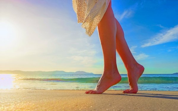 Women Legs Tropical Beach Horizon Sunny Feet HD Wallpaper | Background Image