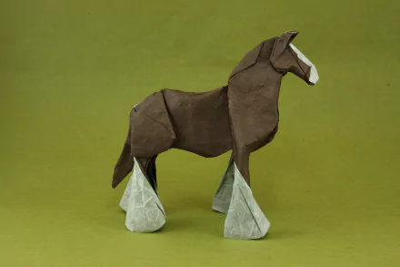 A 4K Ultra HD PC desktop wallpaper featuring a man-made origami horse with detailed folds on a plain green background.