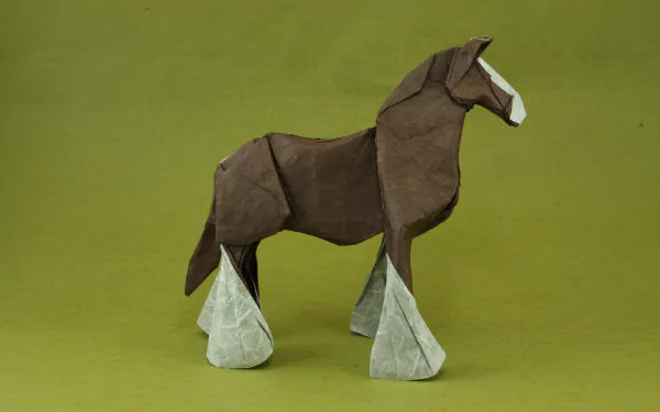 A 4K Ultra HD PC desktop wallpaper featuring a man-made origami horse with detailed folds on a plain green background.