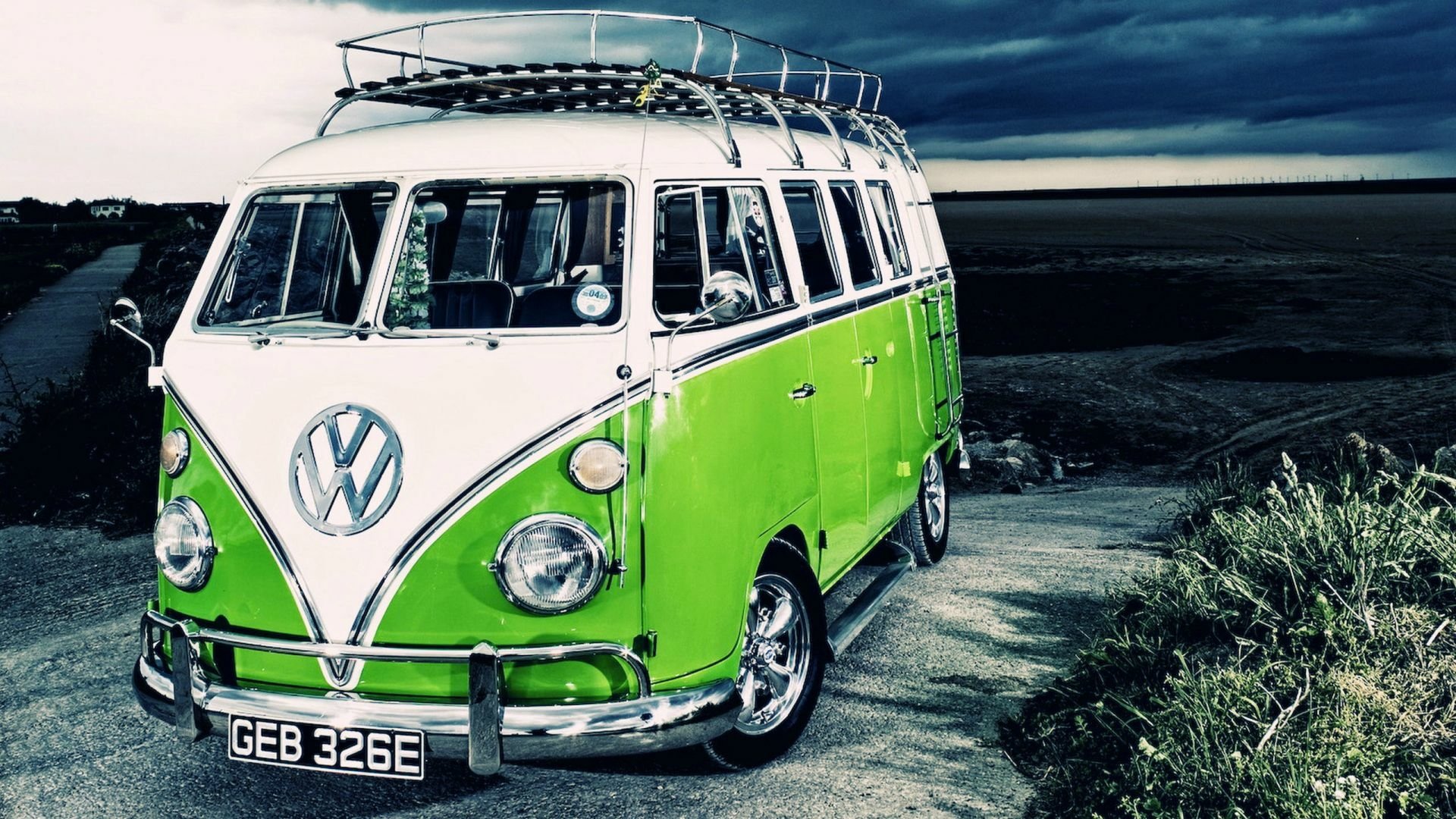 Download Vehicle Volkswagen Microbus HD Wallpaper