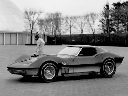  Chevrolet Corvette Mako Shark II