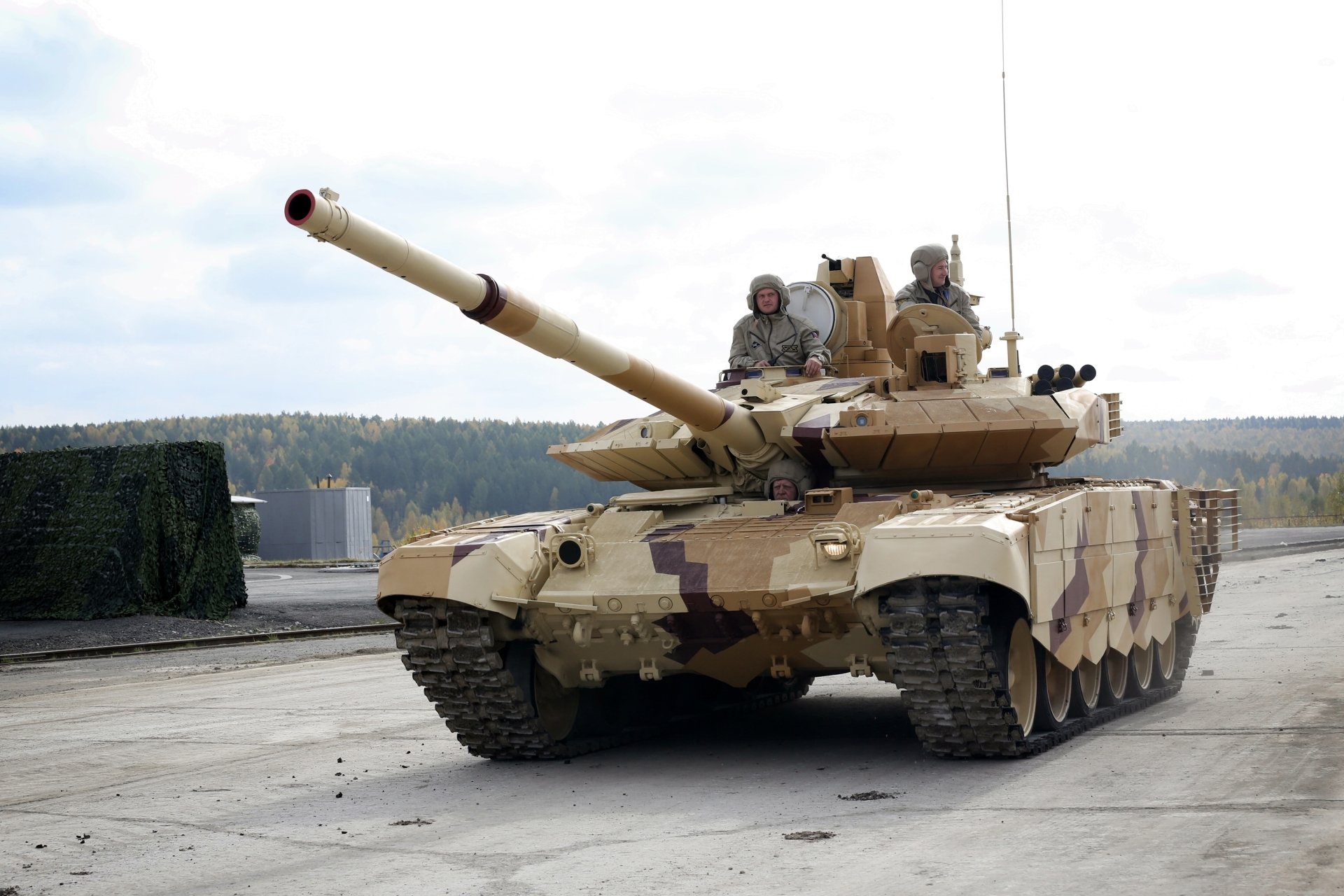 Download Tank Military T-90  HD Wallpaper