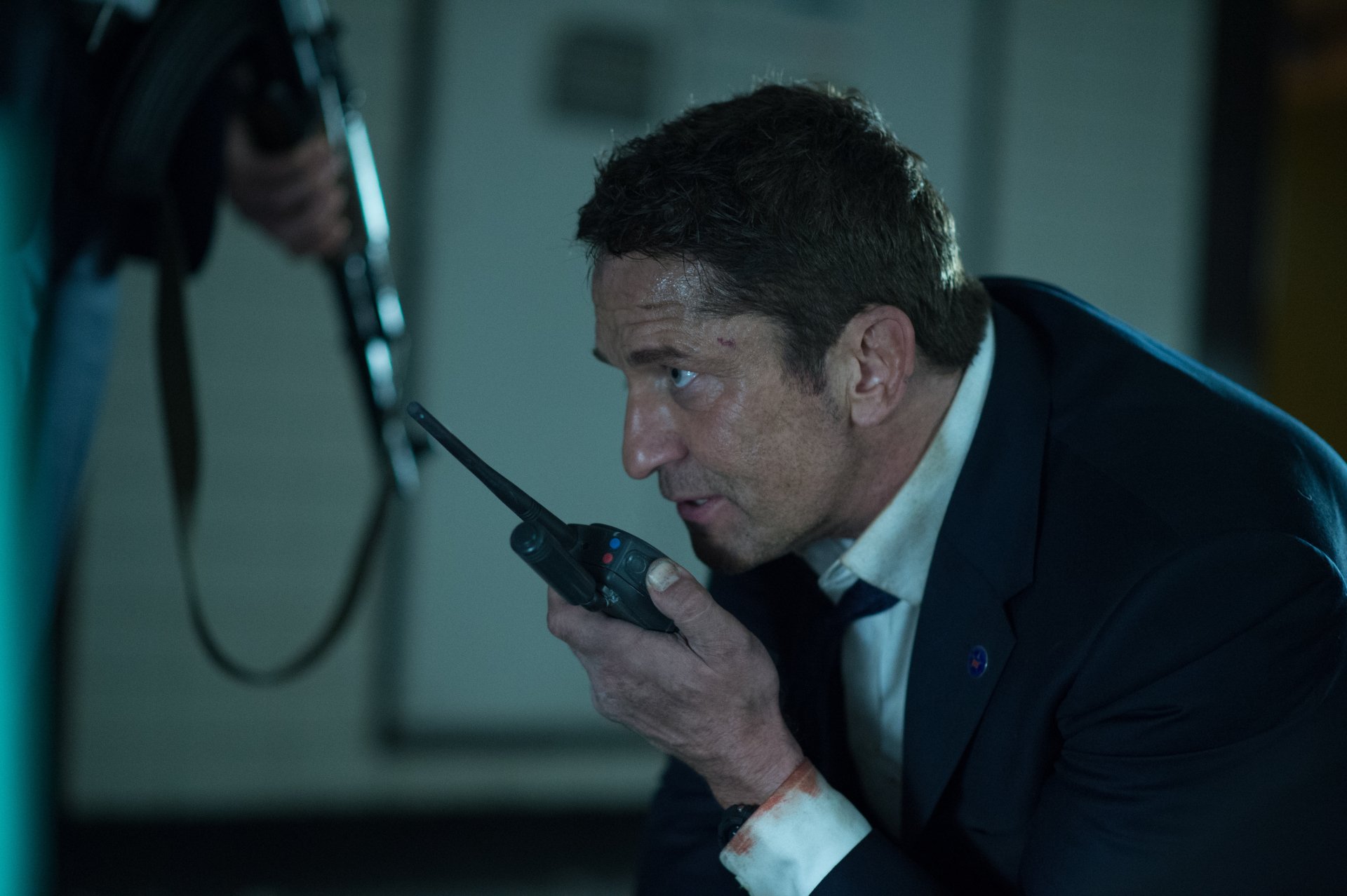 Download Gerard Butler Mike Banning Movie London Has Fallen 4k Ultra HD  Wallpaper🥍 Explore mensagens indiretas para pessoas falsas no mundo das  apostas