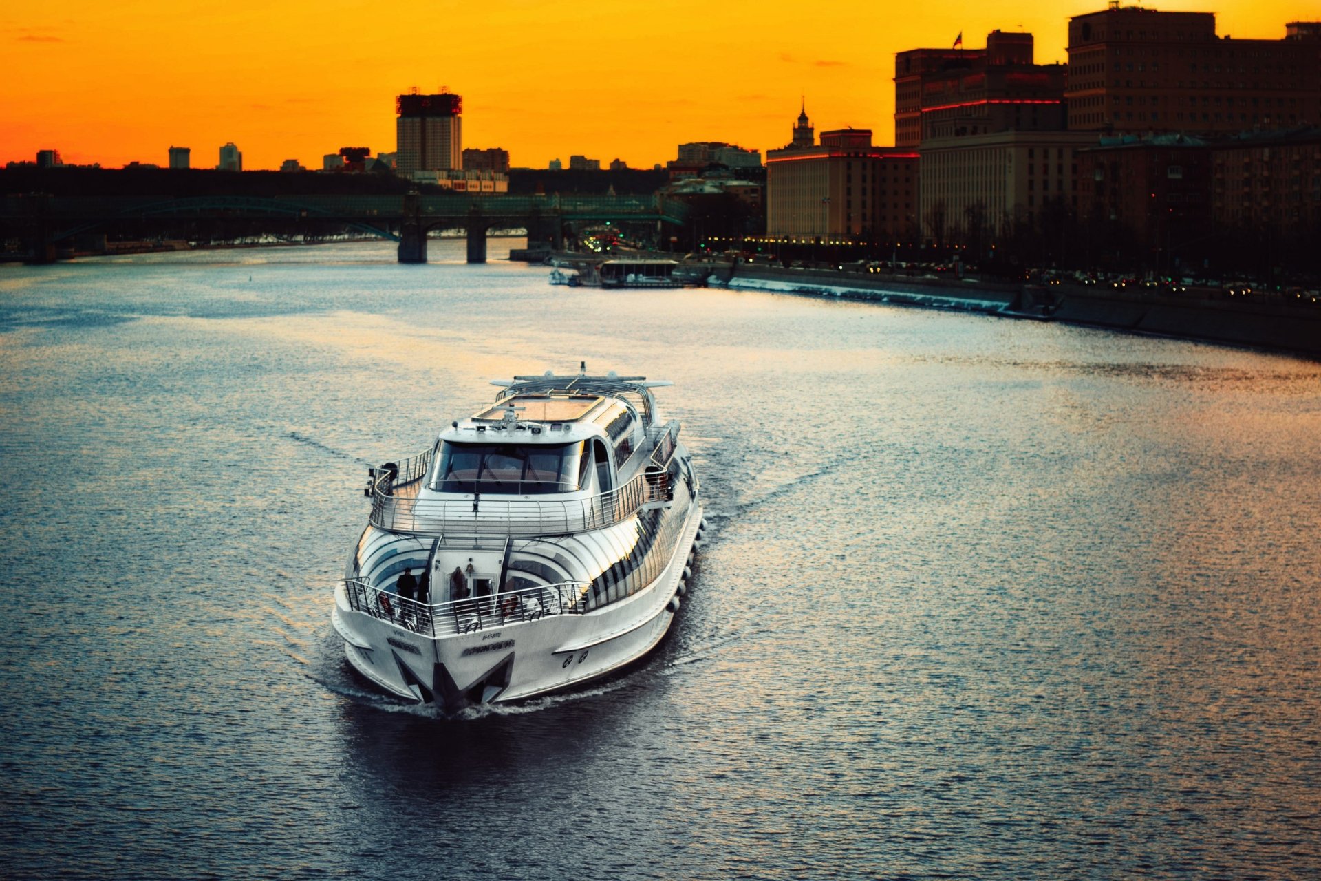 Download River Russia Ship Sunset City Evening Boat Man Made Moscow  HD Wallpaper by vinilgod