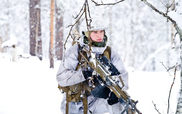 Military Soldier Snow Weapon Machine Gun HD Wallpaper | Background Image