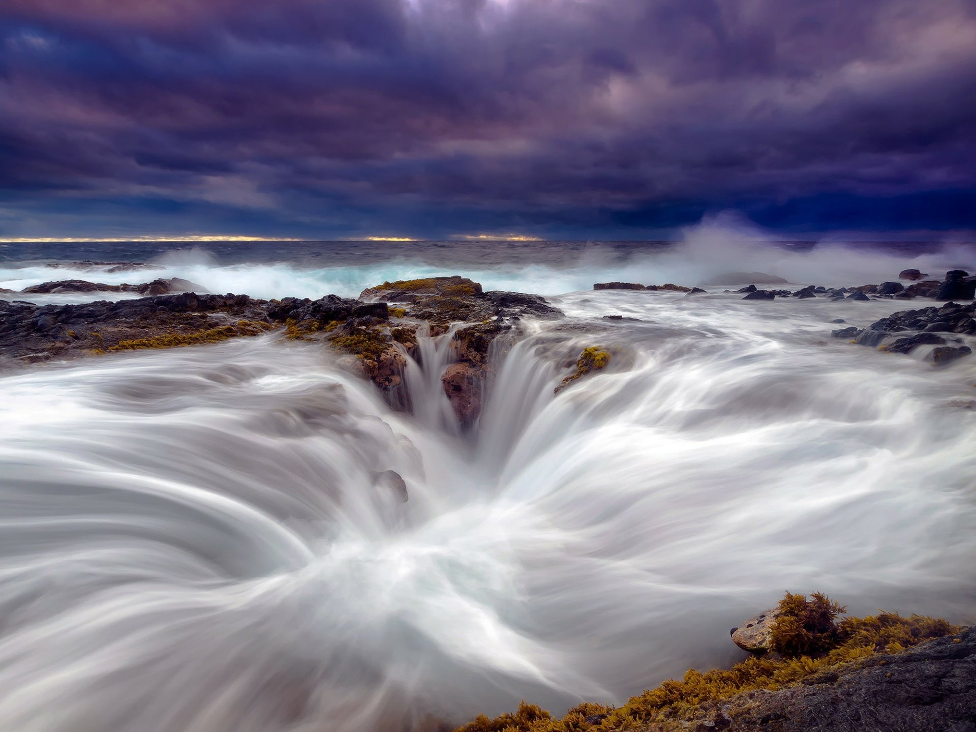 Download Horizon Wave Thor's Well Nature Ocean Ocean Waves HD Wallpaper