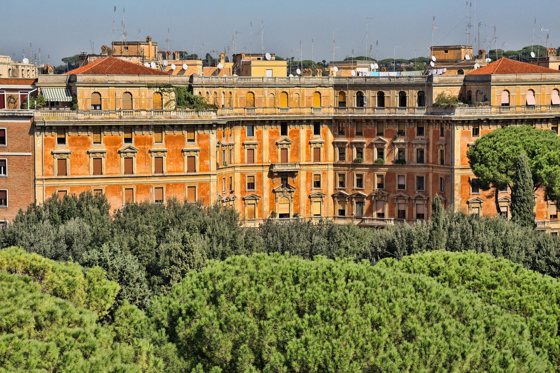 Edificio en Roma by LANC