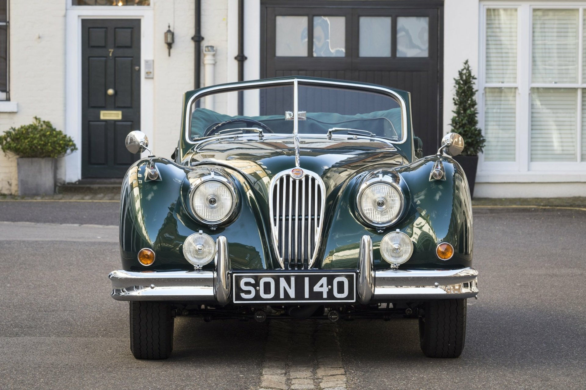 Download Vehicle Jaguar XK140 HD Wallpaper