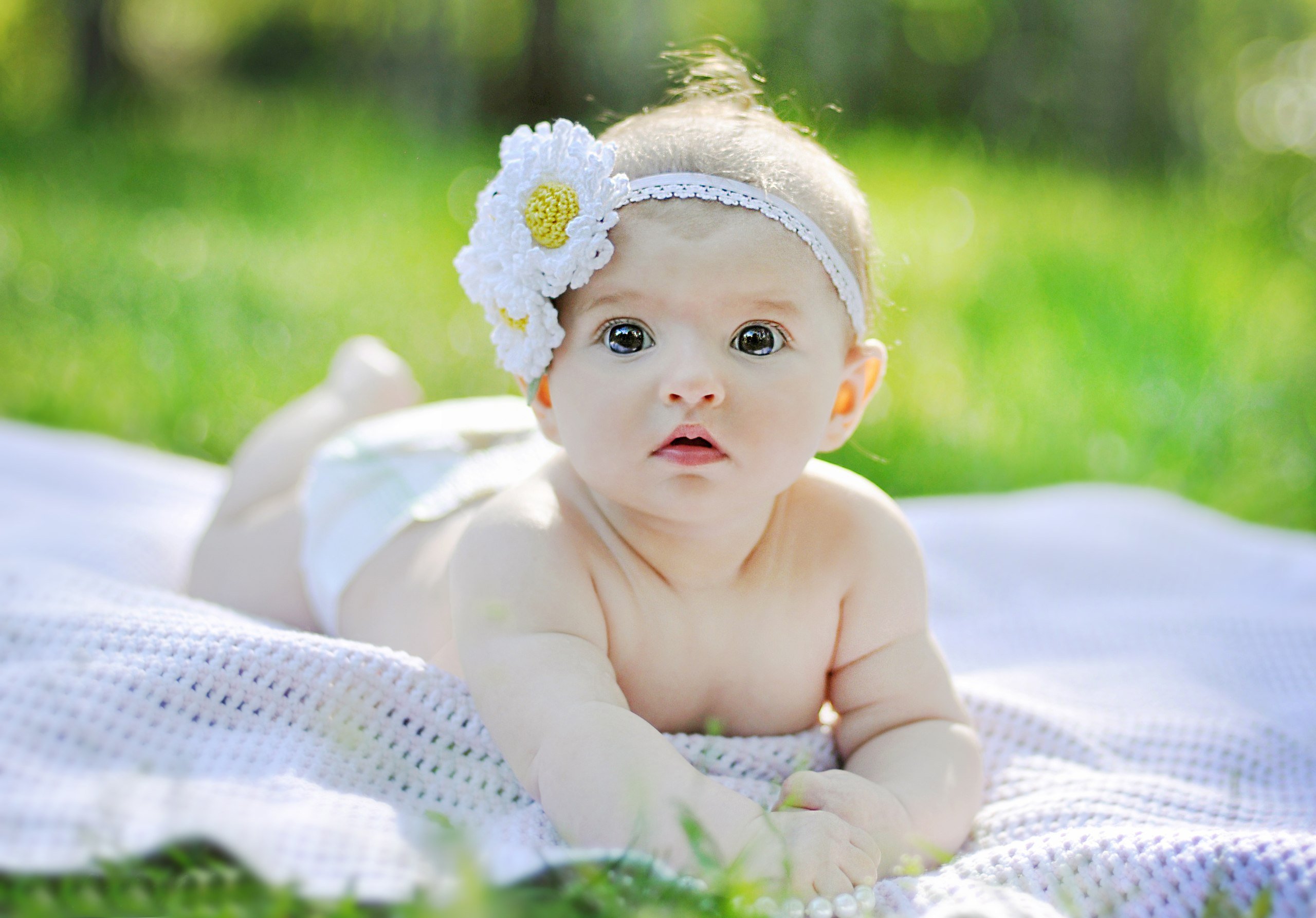 Cute Little Girl In Bokeh HD Wallpaper