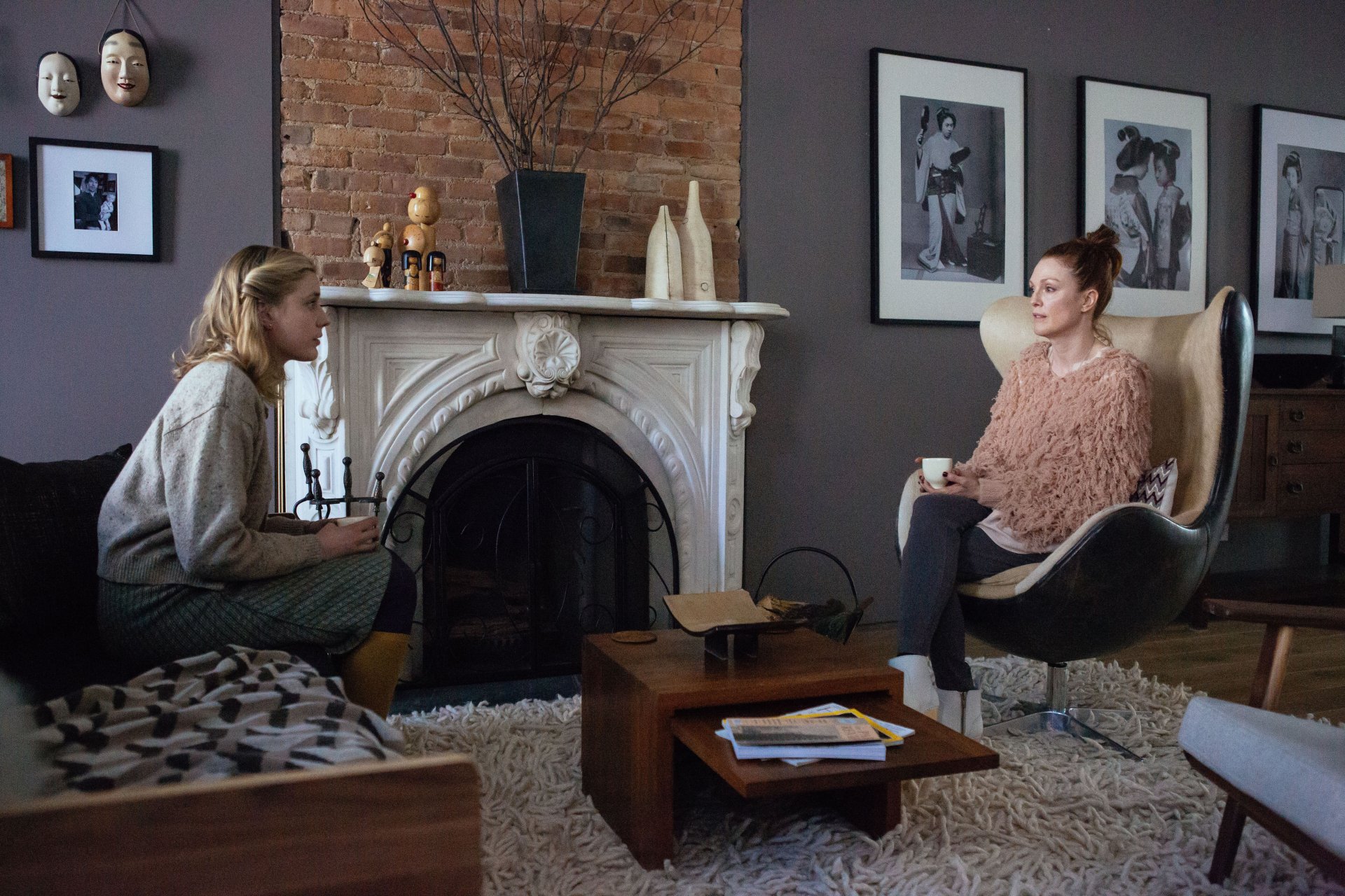 Download Julianne Moore Greta Gerwig Movie Maggie's Plan 4k Ultra HD Wallpaper