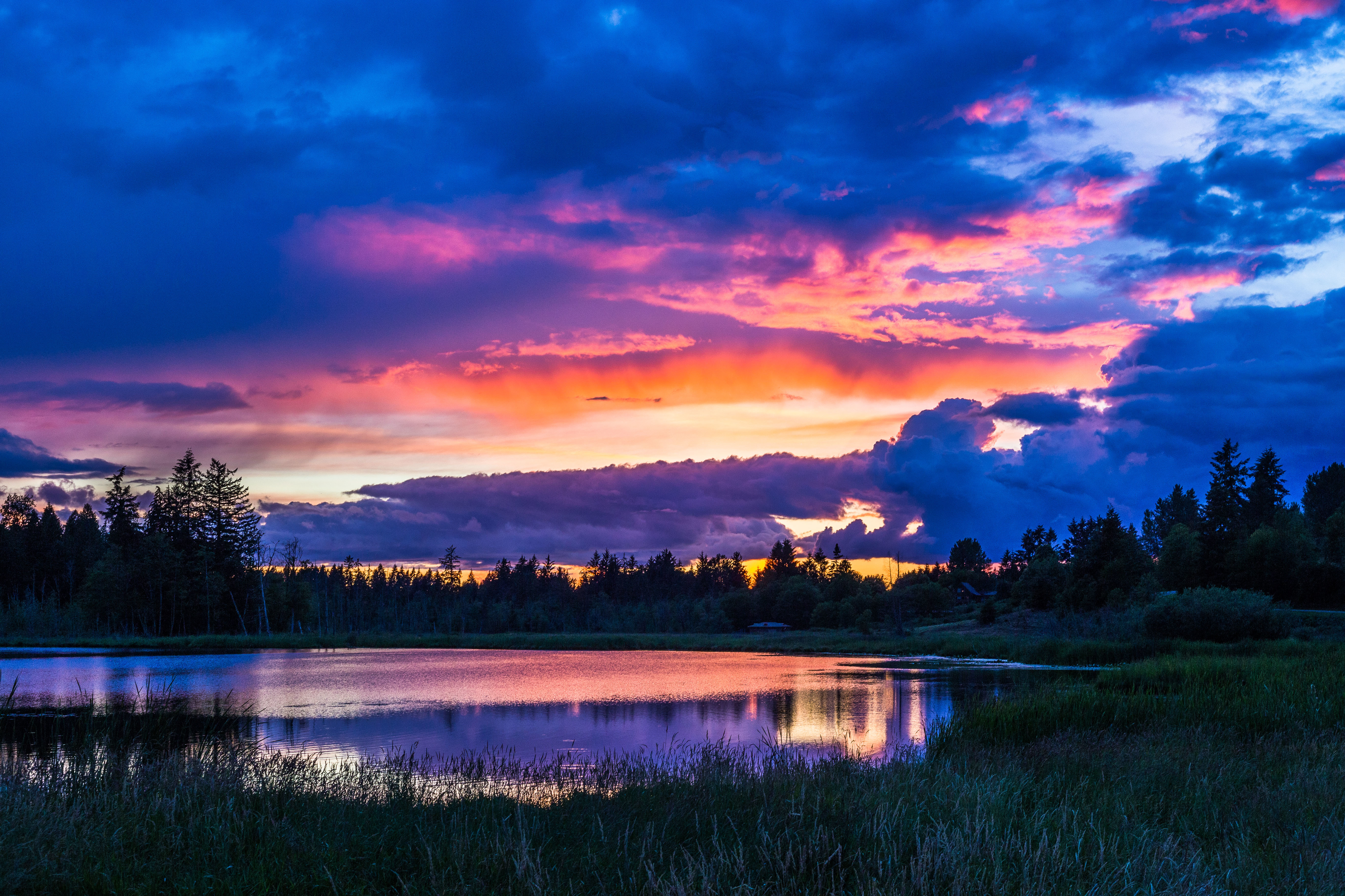 4K PC Wallpaper: Chill Lake Landscape Illustration