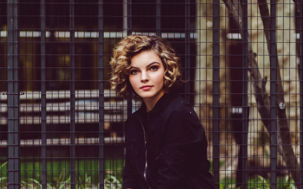hazel eyes curl brunette American actress woman Camren Bicondova HD Desktop Wallpaper | Background Image