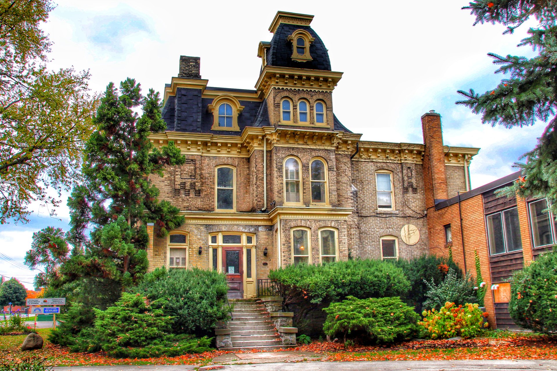 Download Tree Bush Ontario Man Made House HD Wallpaper