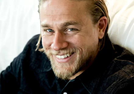 face smile English actor Celebrity Charlie Hunnam HD Desktop Wallpaper | Background Image