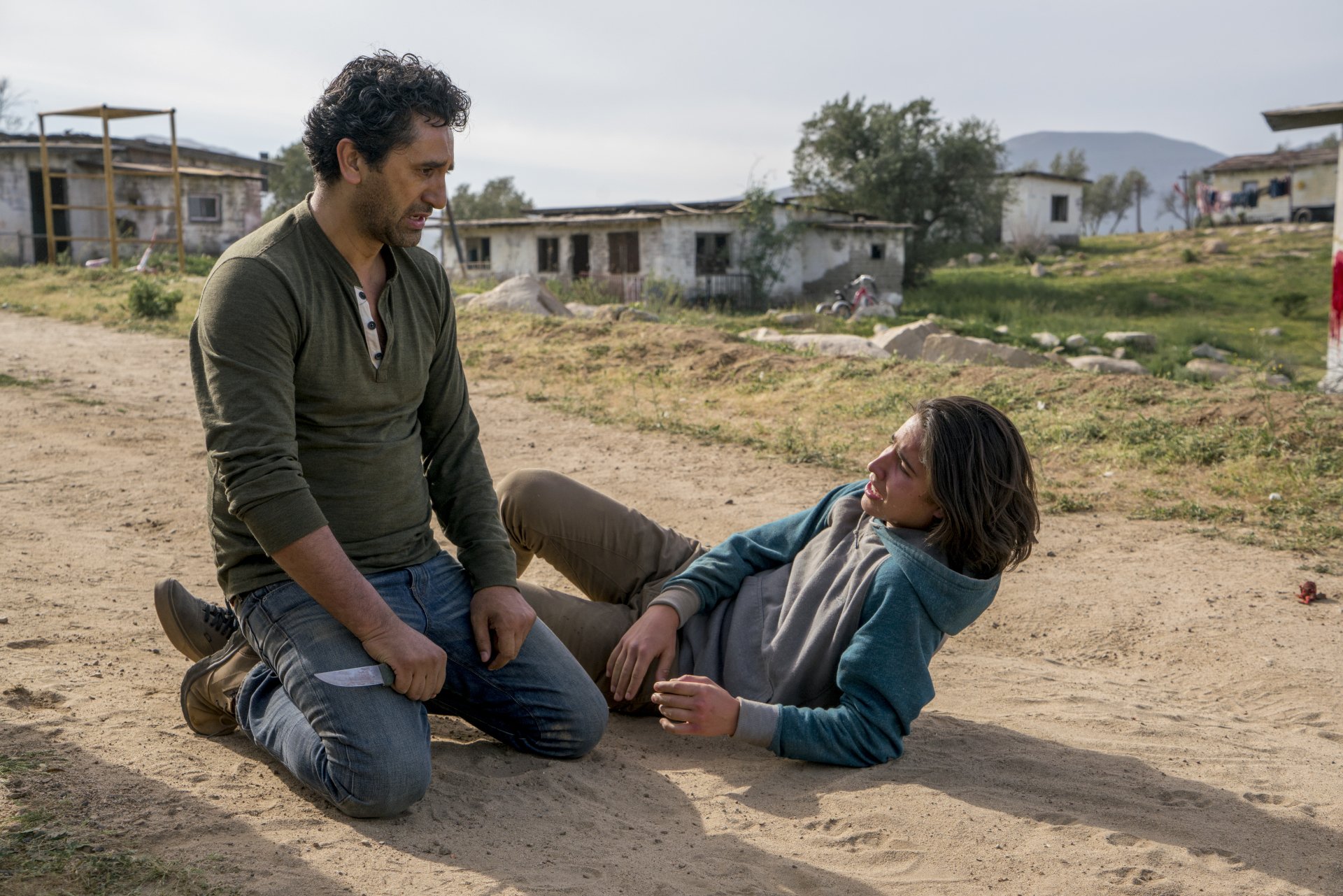 Download Lorenzo James Henrie Chris Manawa Travis Manawa Cliff Curtis TV Show Fear The Walking