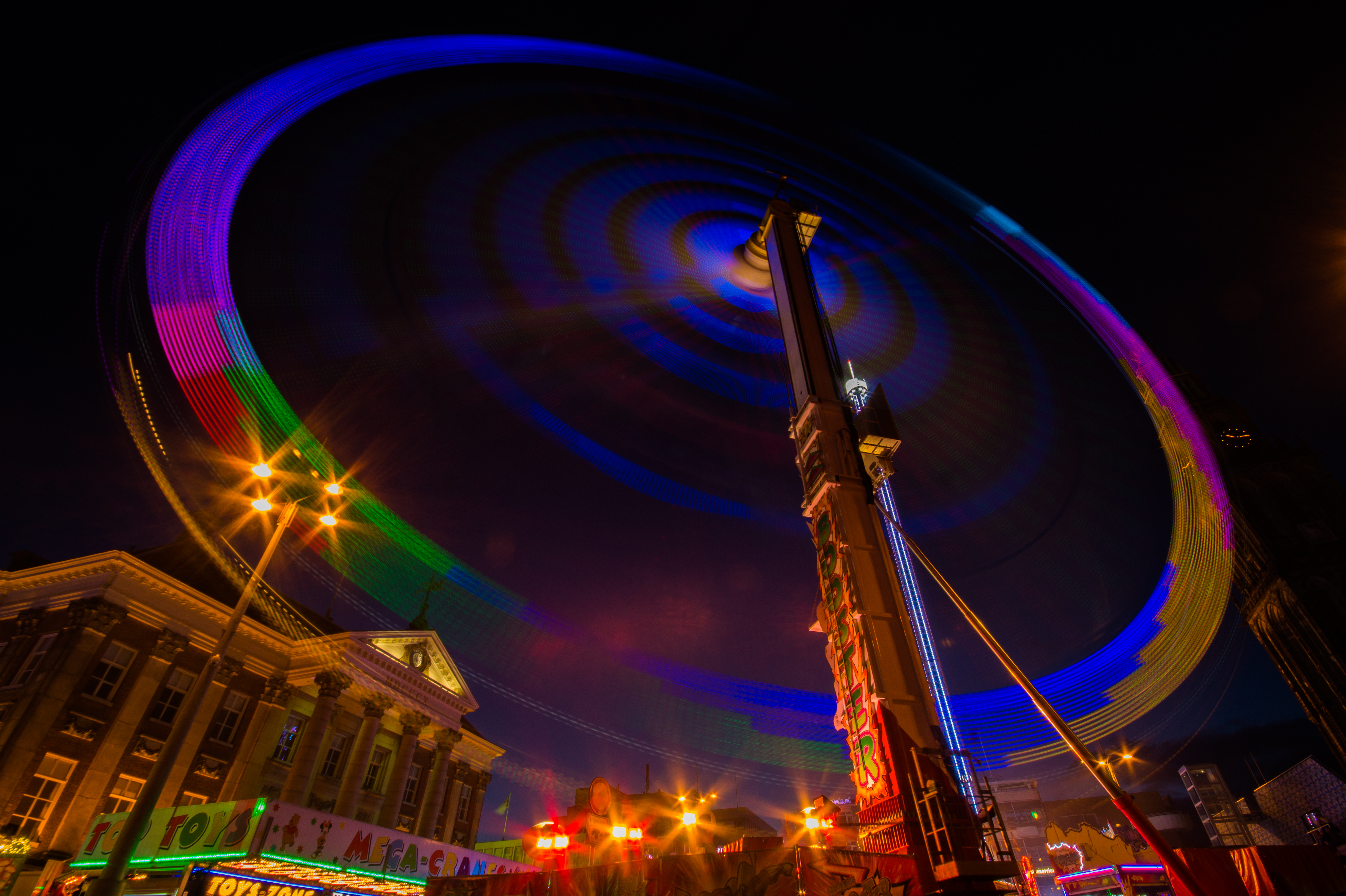 Man Made Ferris Wheel HD Wallpaper | Background Image