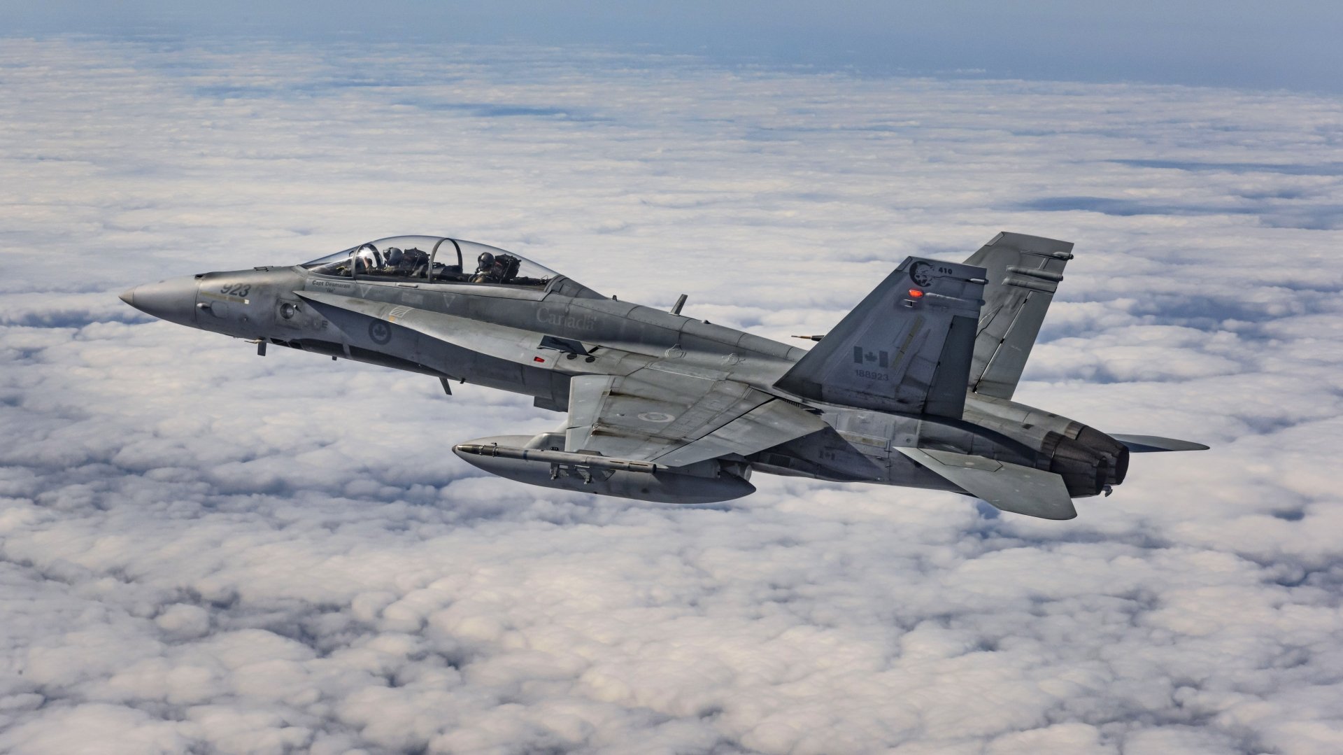 Download Warplane Aircraft Jet Fighter Military McDonnell Douglas CF-18 Hornet 4k Ultra HD Wallpaper