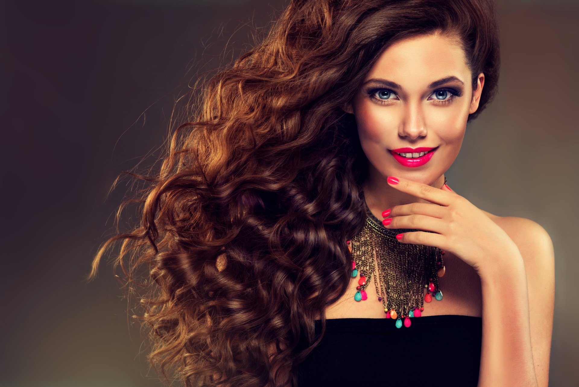 Download Long Hair Smile Curl Lipstick Blue Eyes Brunette Necklace