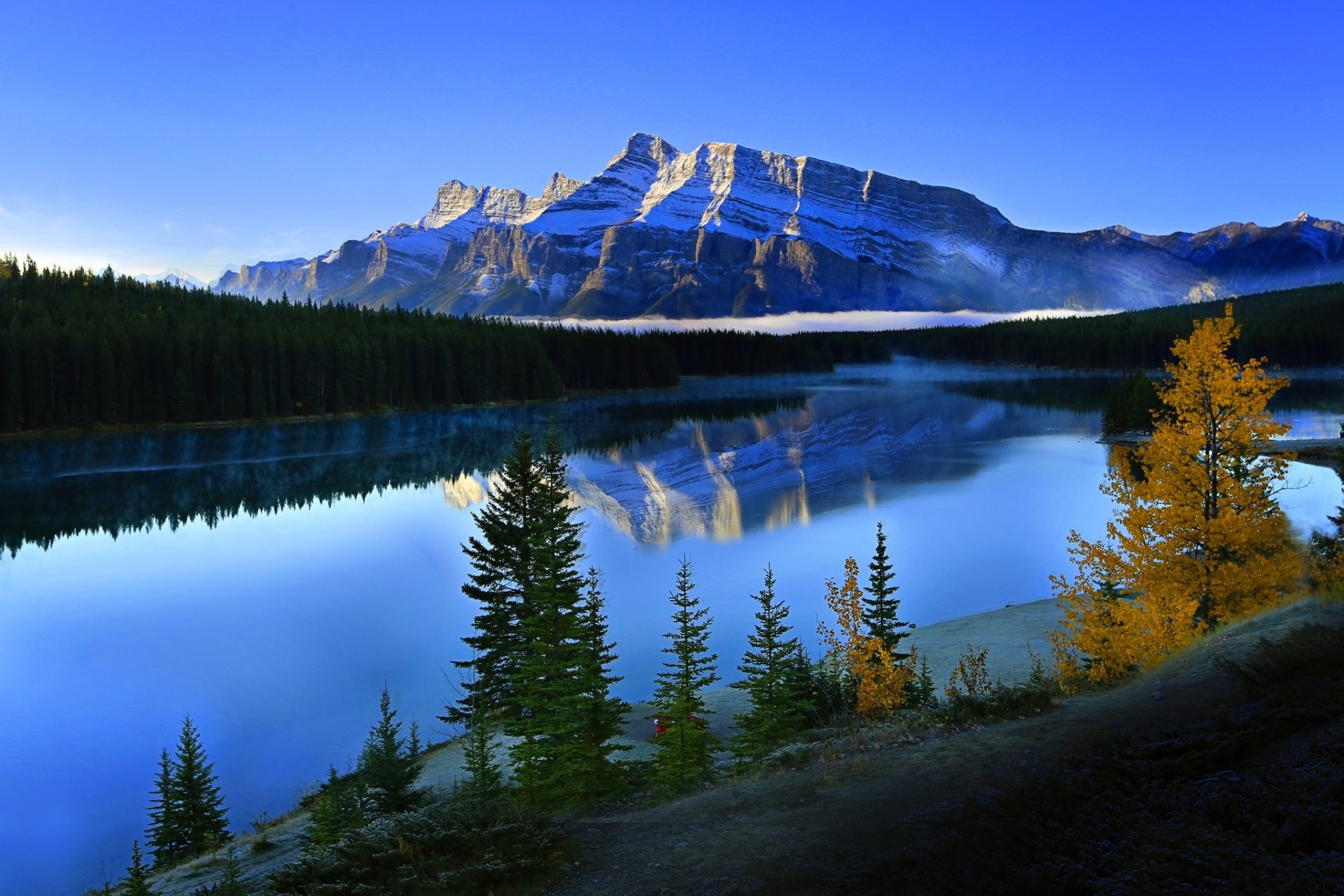 Serene Mountain Lake Reflection: HD Forest Cliff Nature Wallpaper ...