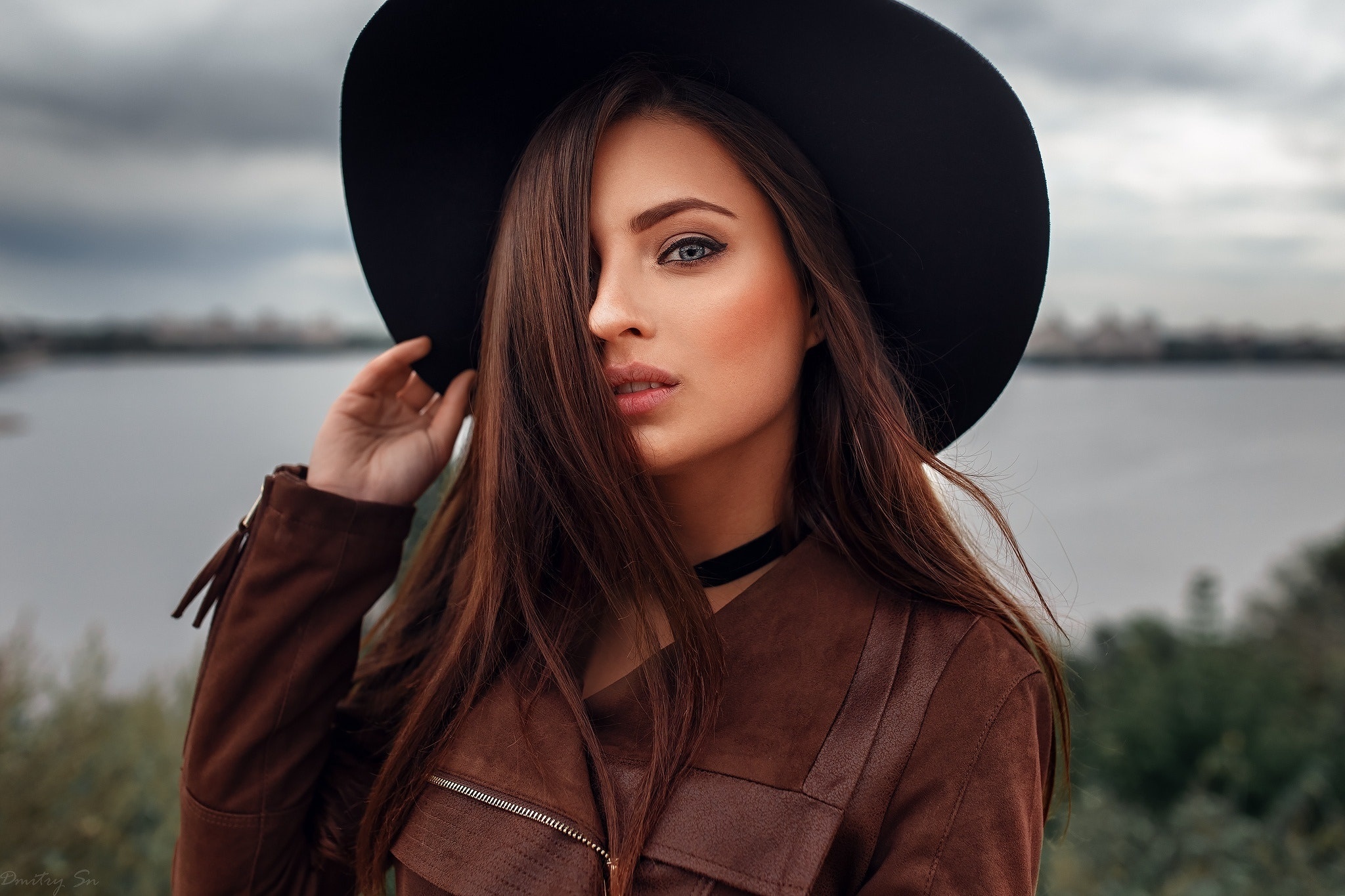 Download Hat Blue Eyes Brunette Woman Model Hd Wallpaper By Dmitry Sn