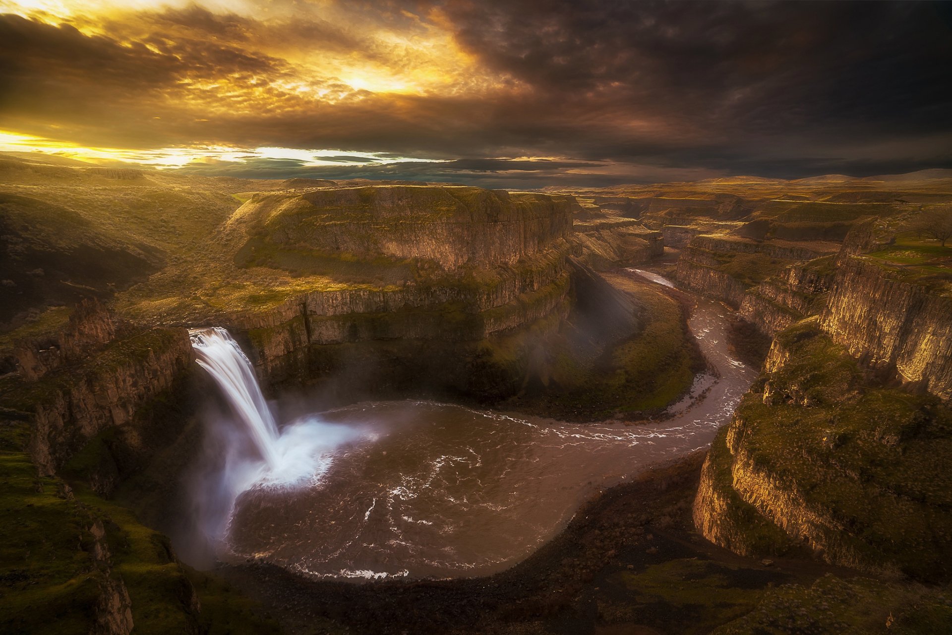 Waterfall at Sunset HD Wallpaper | Background Image | 2048x1365 | ID