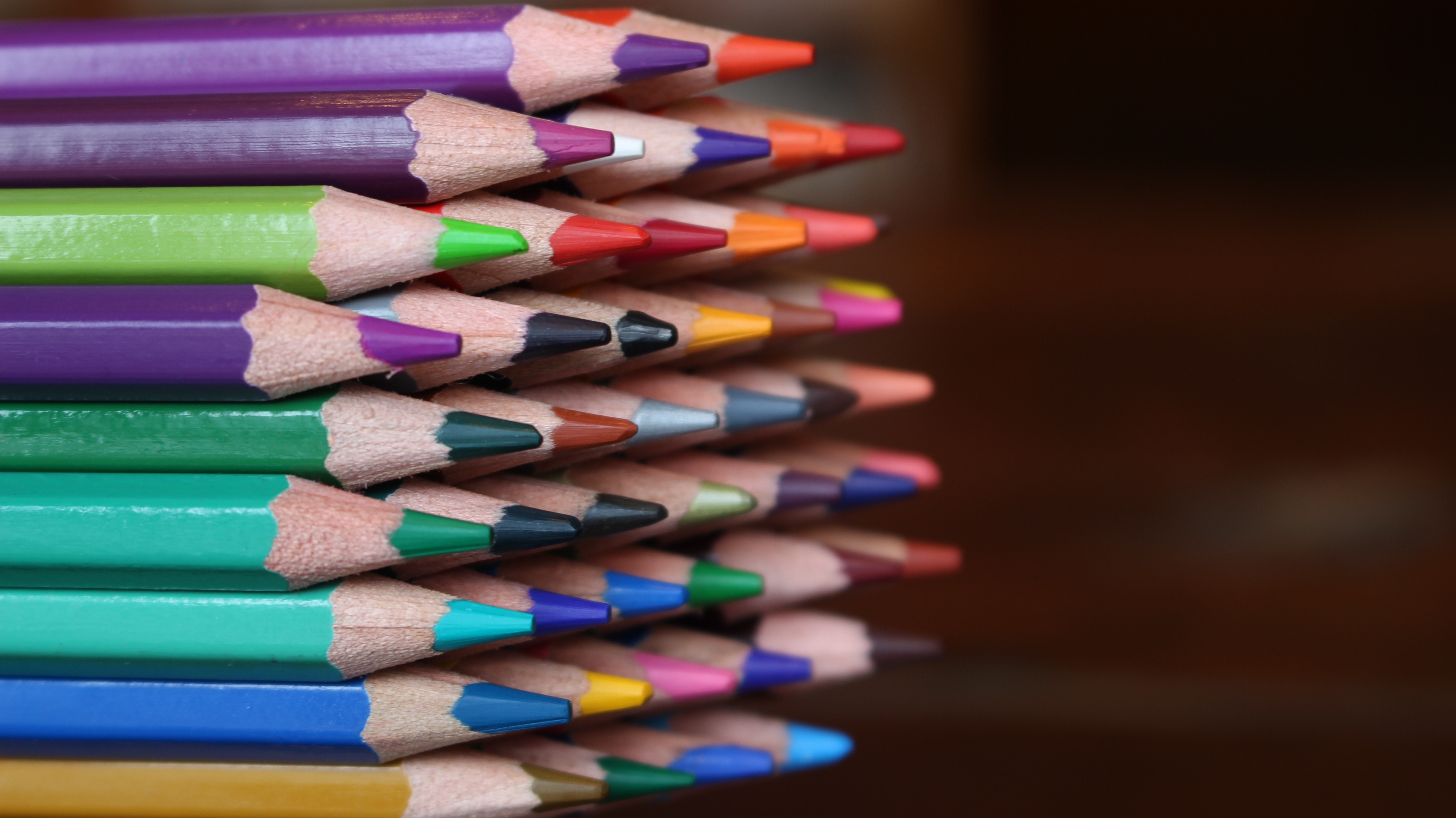 Pencil windows. Карандаши цветные. Красивые карандаши. Яркие цветные карандаши. Много карандашей.