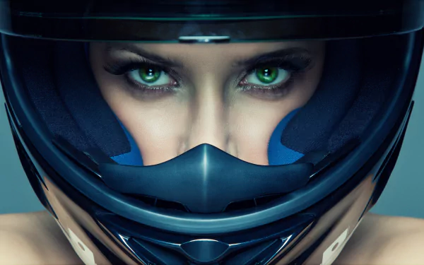  Green-Eyed Girl