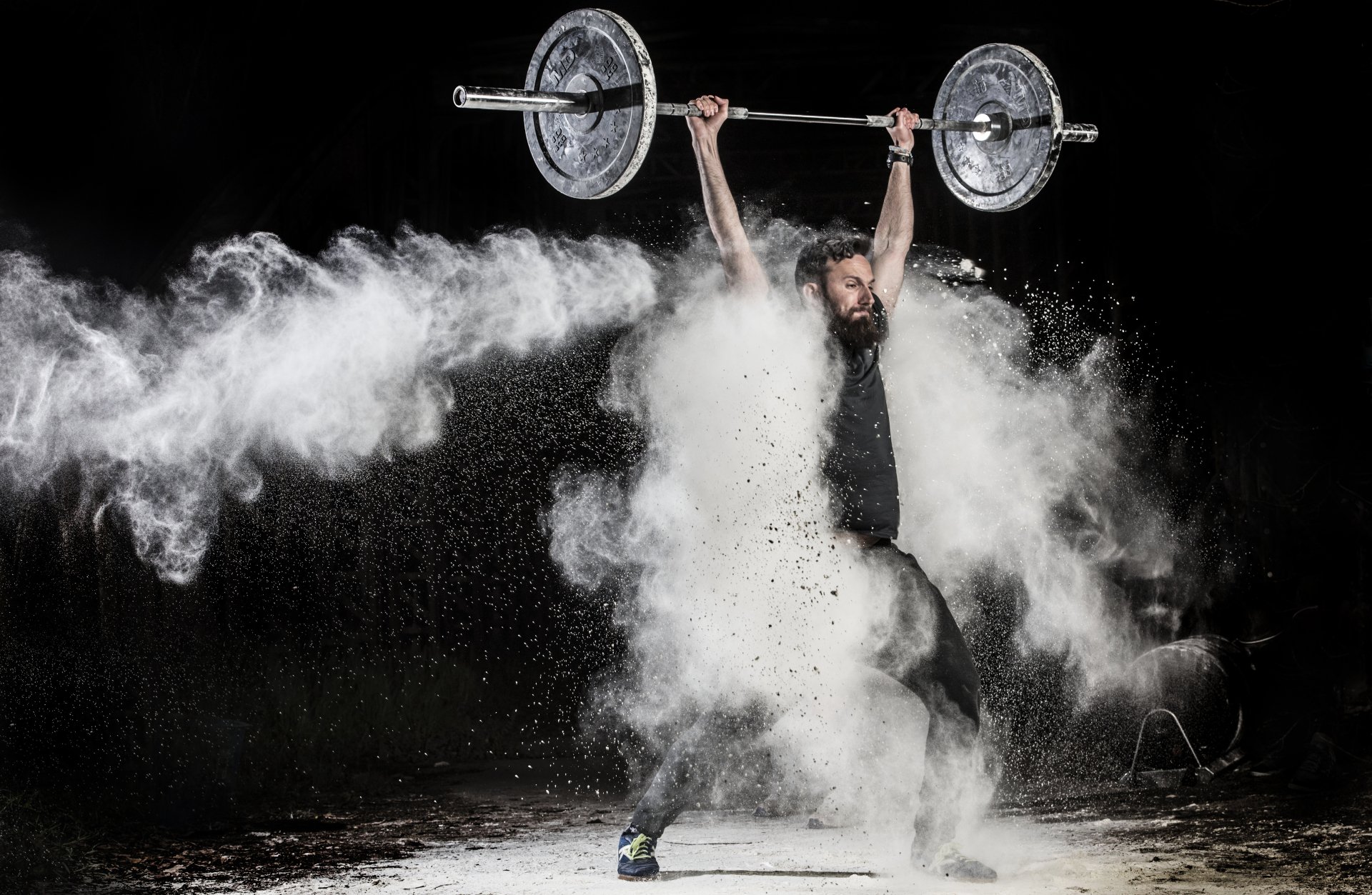 Download Smoke Weightlifting Sports 4k Ultra HD Wallpaper