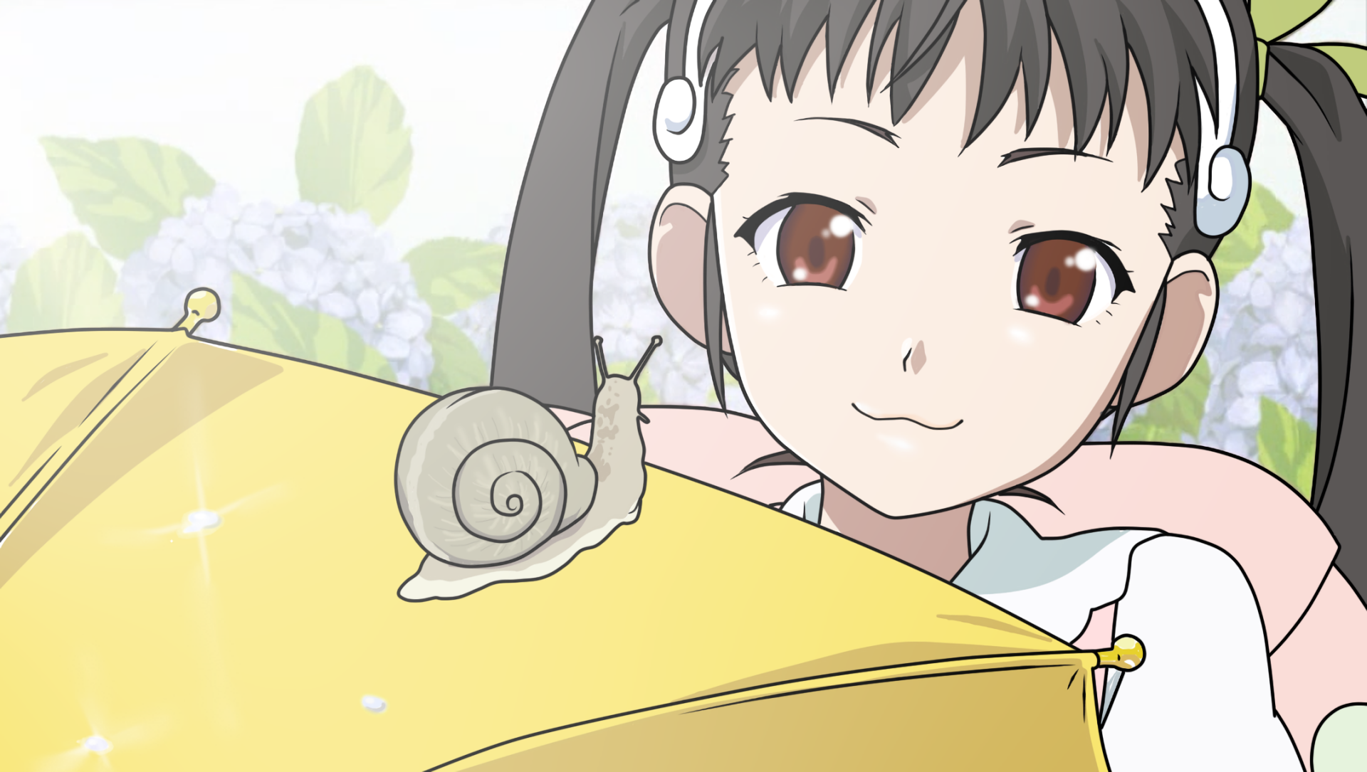 HD anime desktop wallpaper featuring Mayoi Hachikuji from the Monogatari series, smiling gently while observing a snail on a bright yellow umbrella.