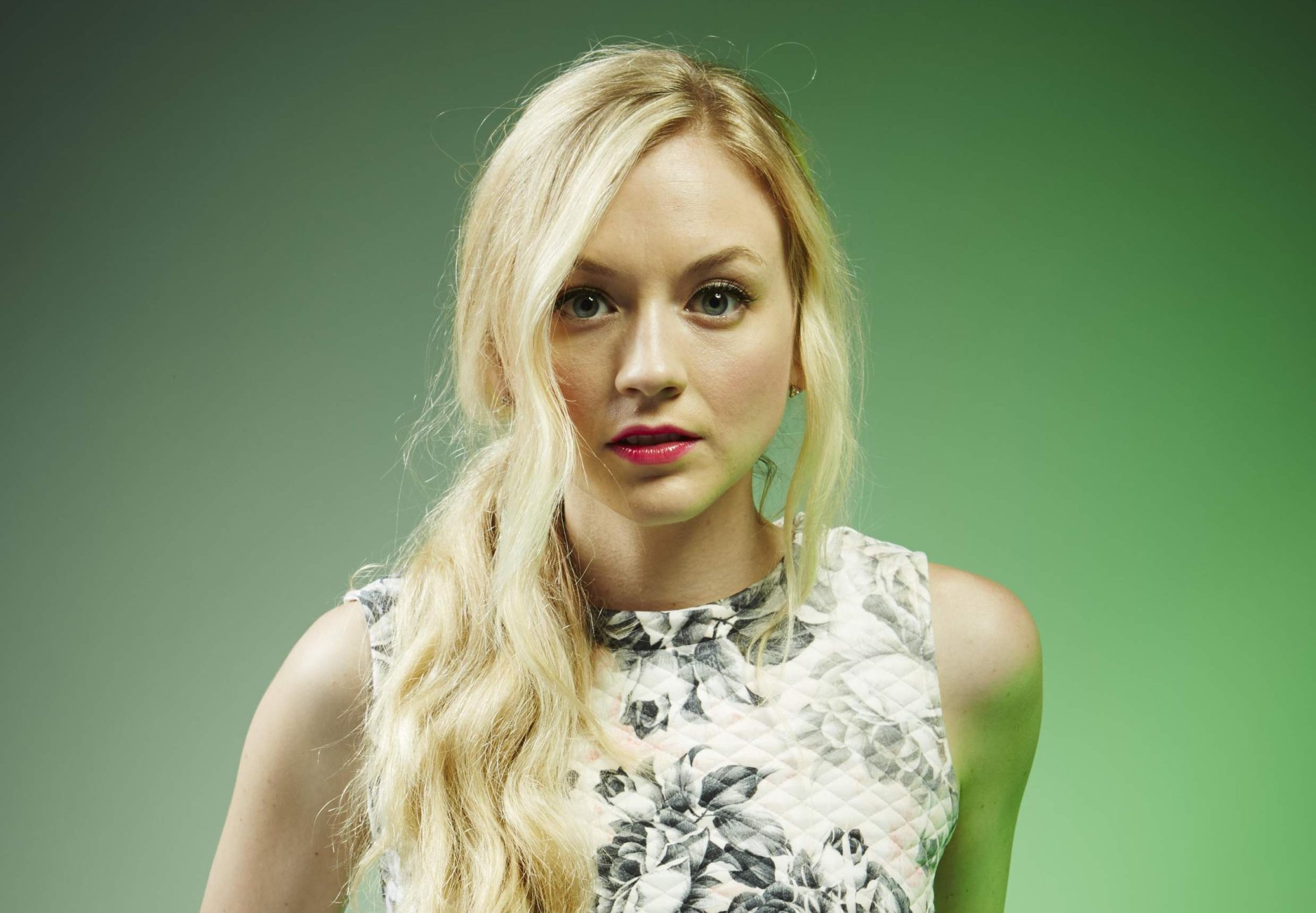 Emily Kinney HD Wallpaper | Background Image | 2479x1720