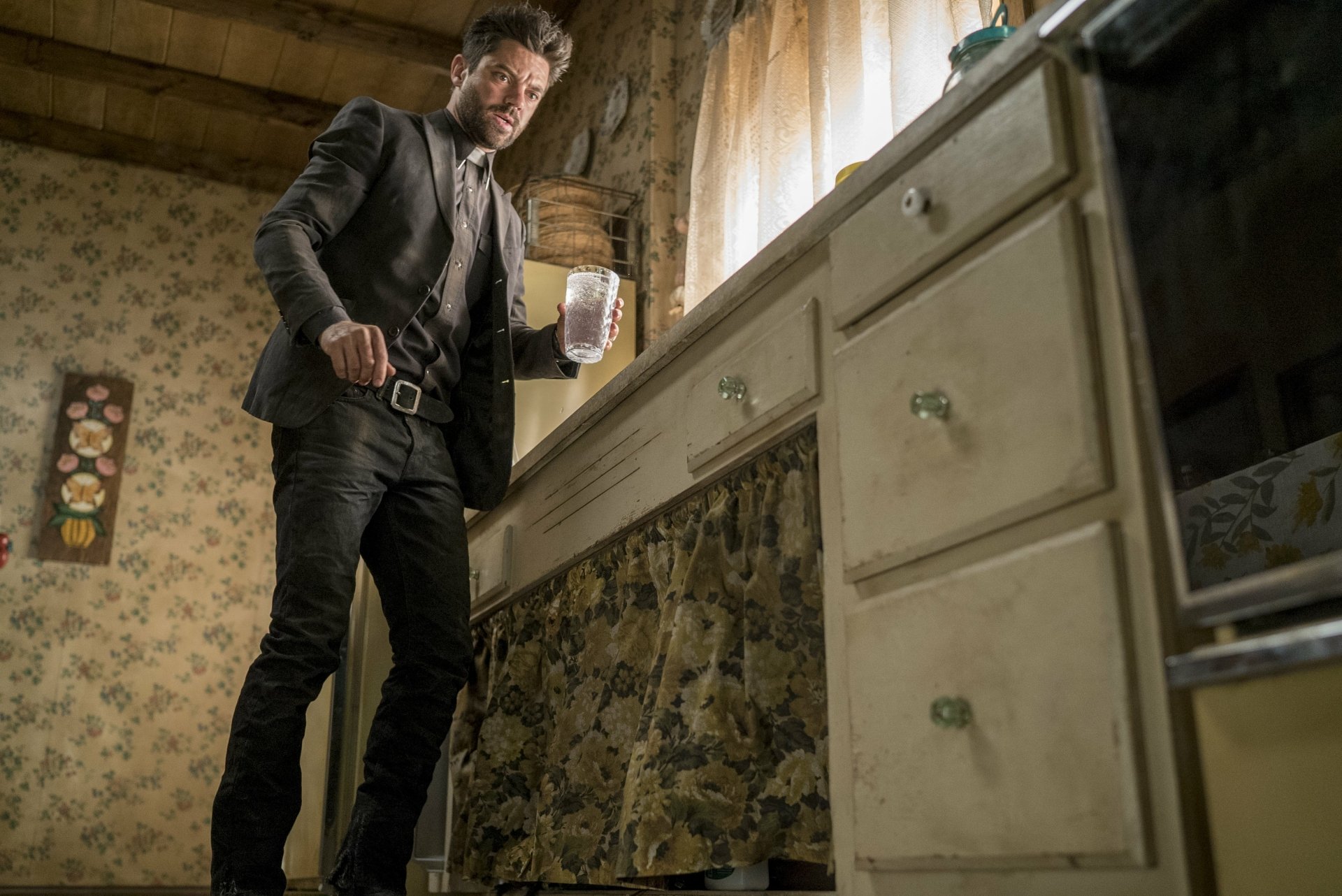 Download Dominic Cooper Jesse Custer TV Show Preacher 4k Ultra HD Wallpaper