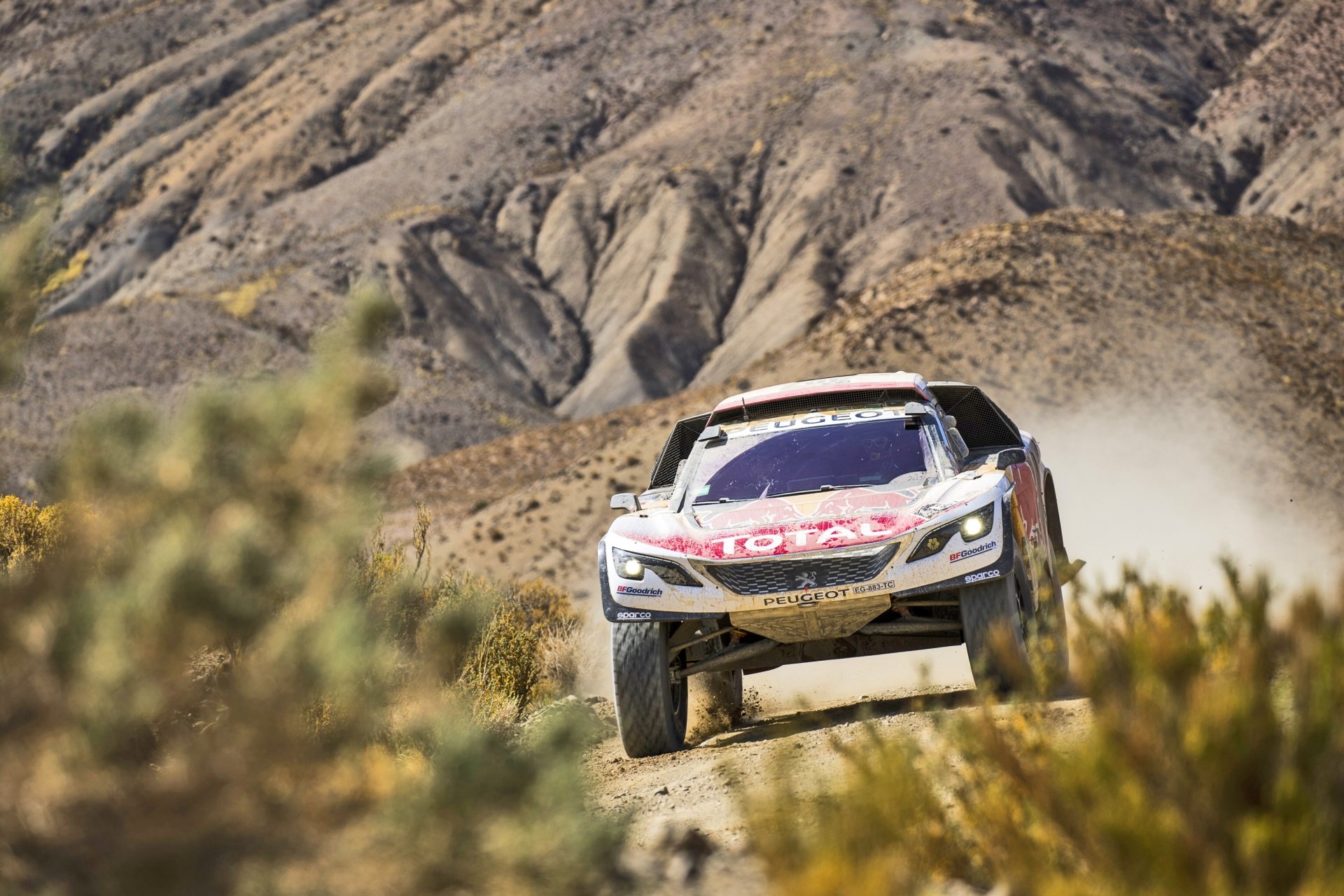 Download Desert Sand Car Rallying Sports HD Wallpaper | 3200x2133 ...