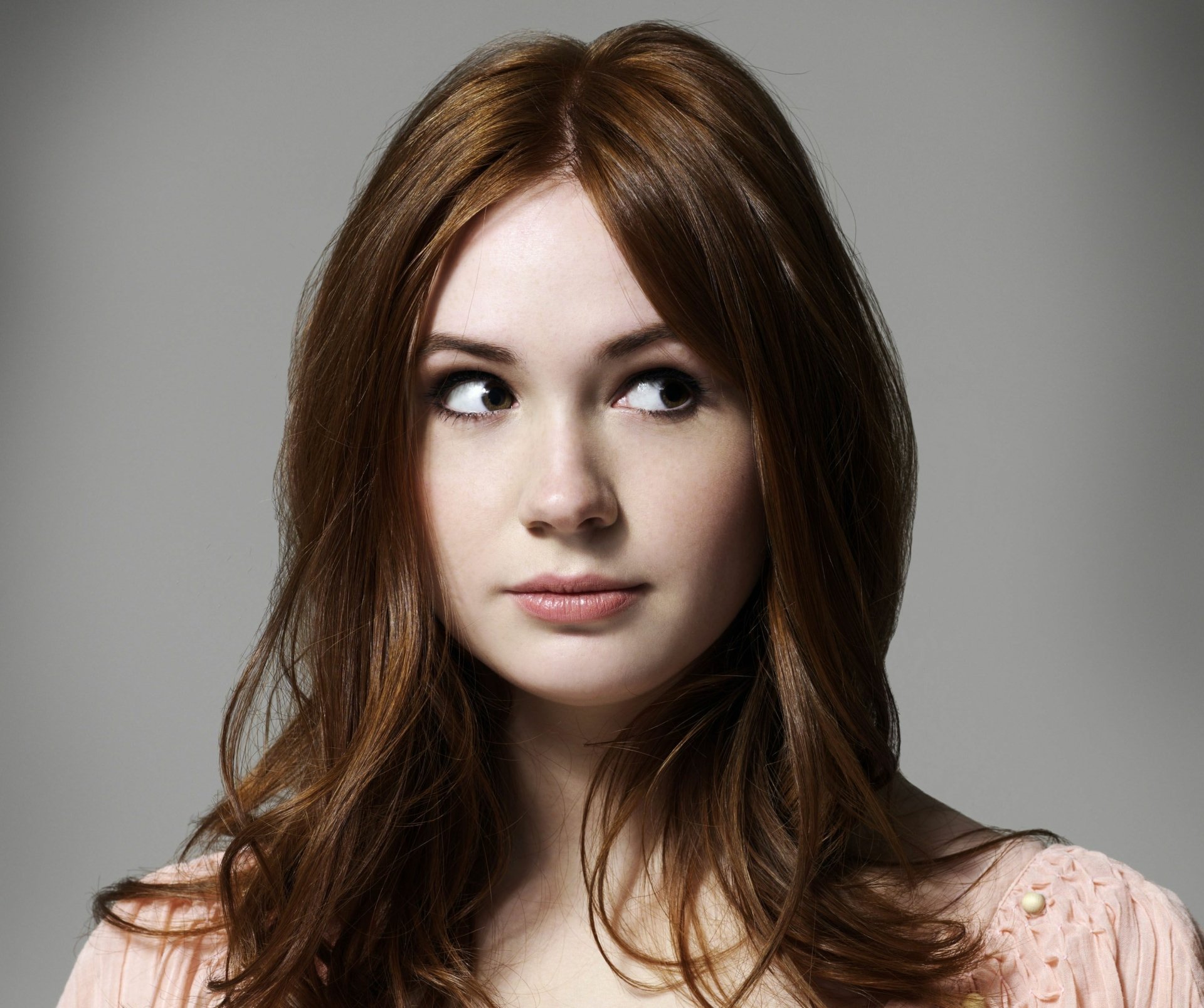 Karen Gillan: Stunning Redhead HD Wallpaper