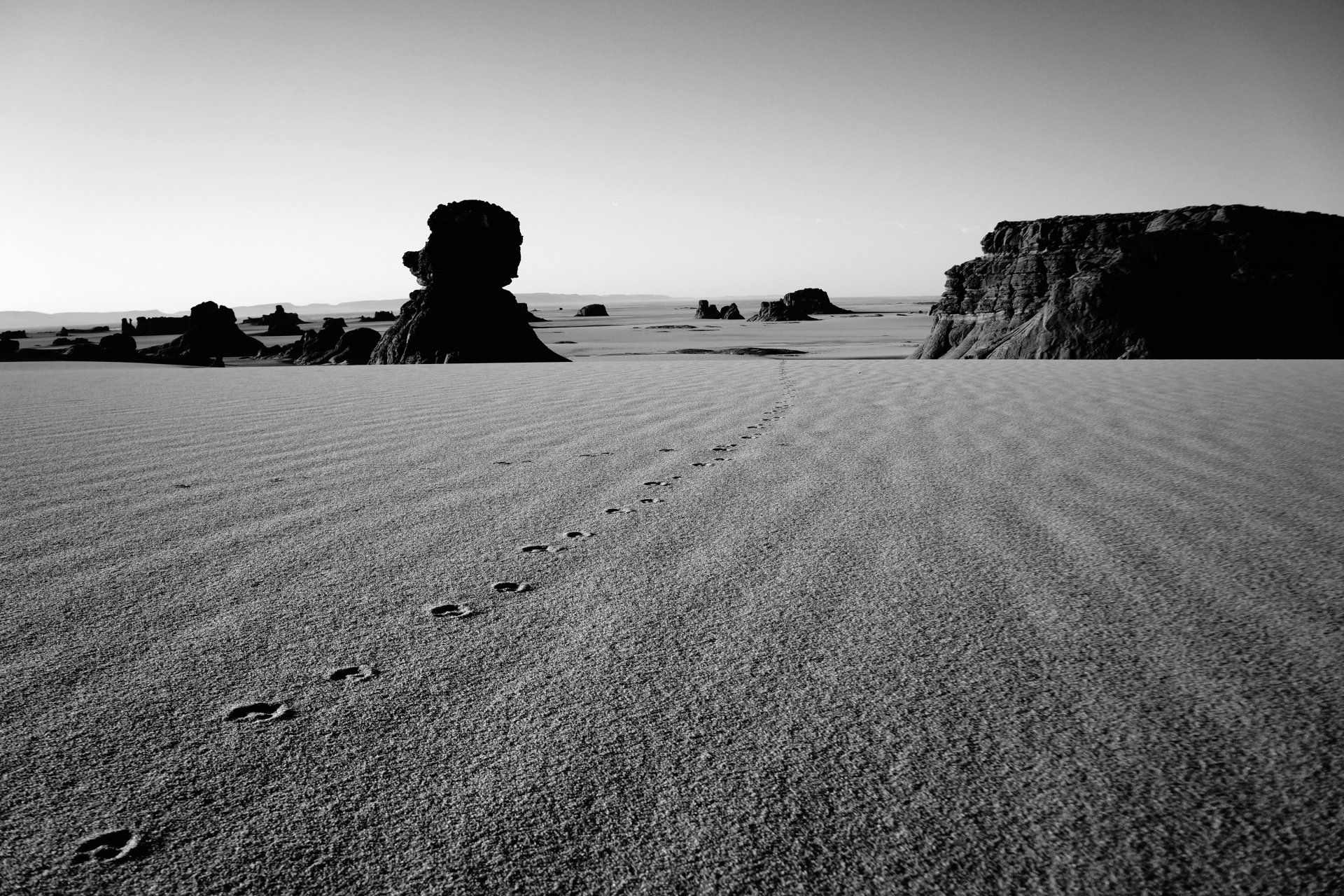 Download Sand Africa Sahara Algeria Black & White Nature Desert 4k Ultra HD Wallpaper