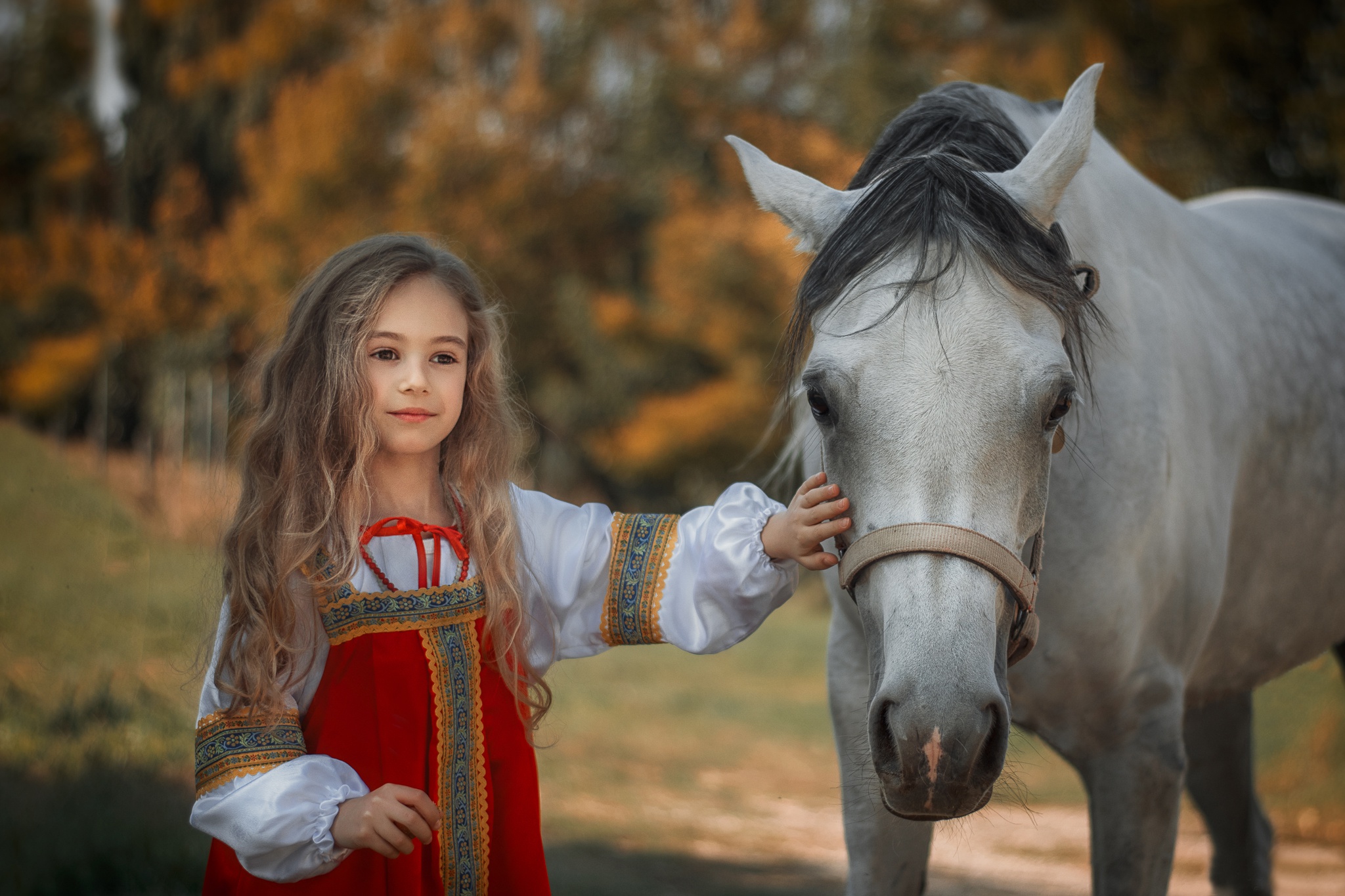 Девочка веди. Девочка на лошади. Девочка и конь. Лошадки для девочек. Славянская девушка на коне.