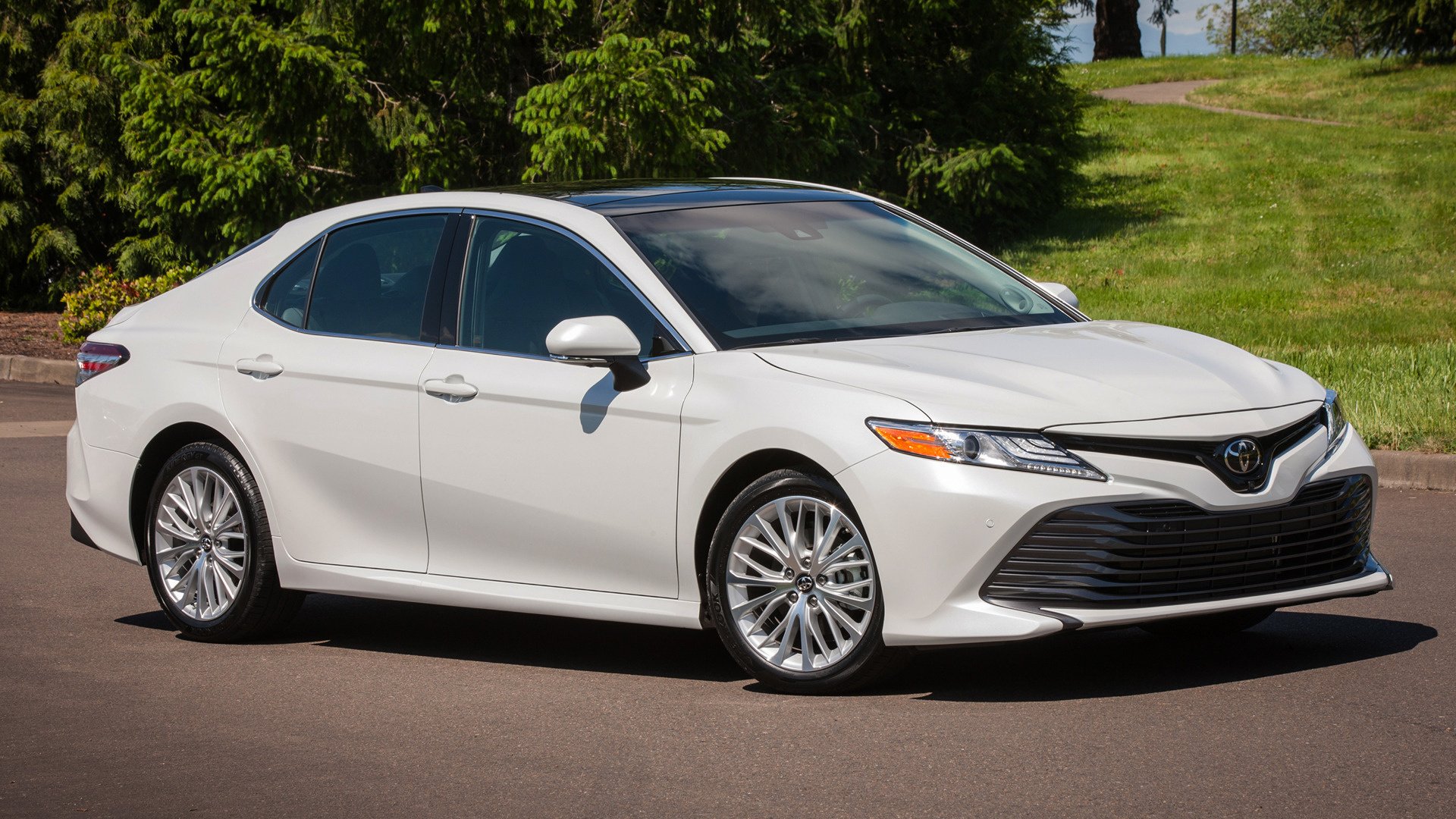 Download Car White Car Vehicle Toyota Camry XLE HD Wallpaper