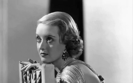 Black & White retro vintage actress Celebrity Bette Davis HD Desktop Wallpaper | Background Image
