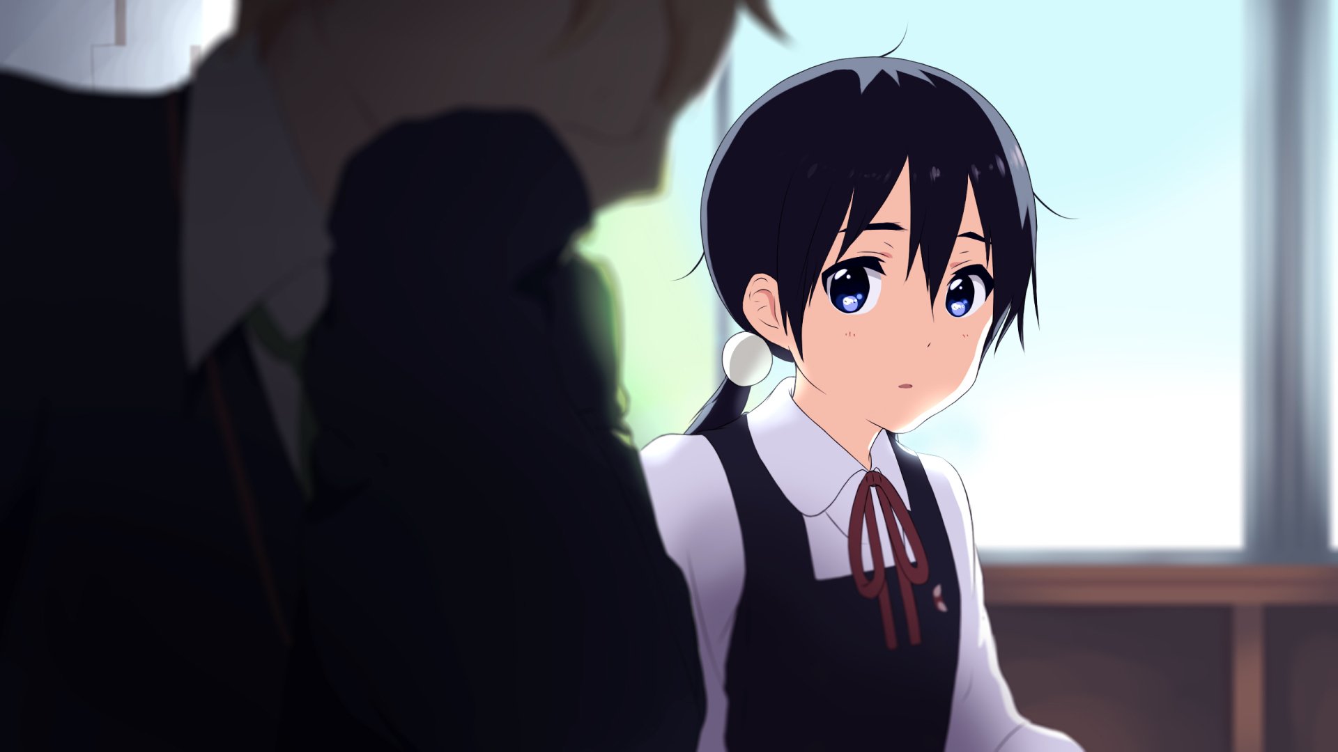 Tamako Kitashirakawa from Tamako Market, sitting in a sunlit classroom in school uniform with a blurred classmate in the foreground — 2K Quad HD PC desktop wallpaper/background