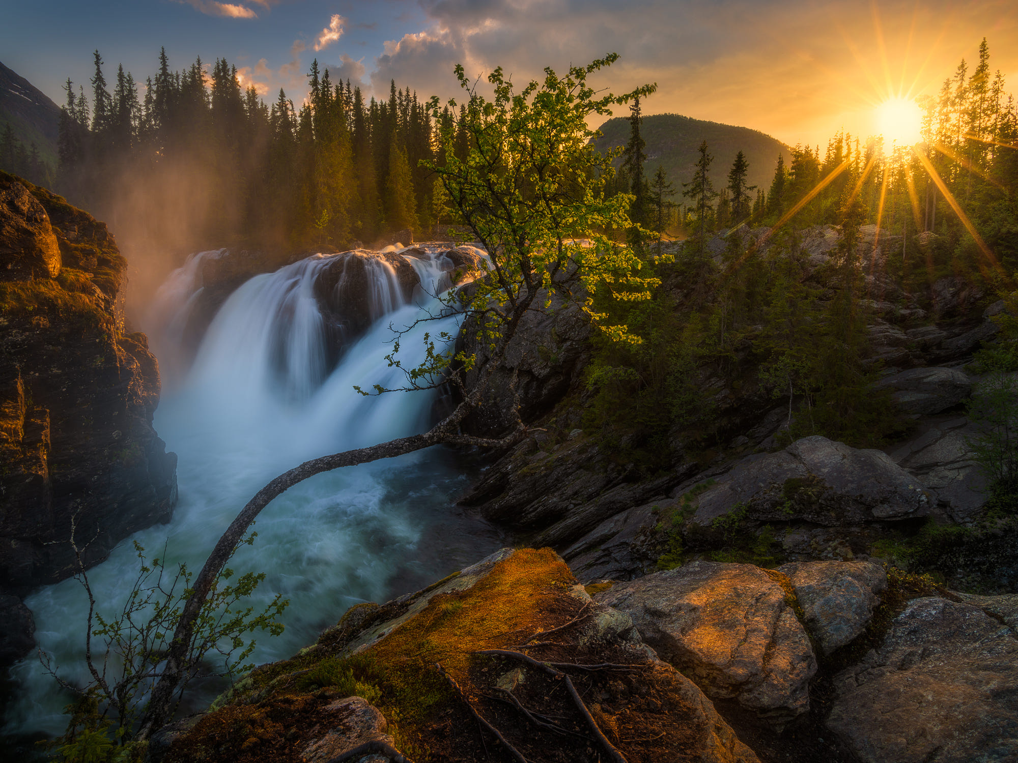 Waterfall at Sunset HD Wallpaper | Background Image | 2000x1500 | ID